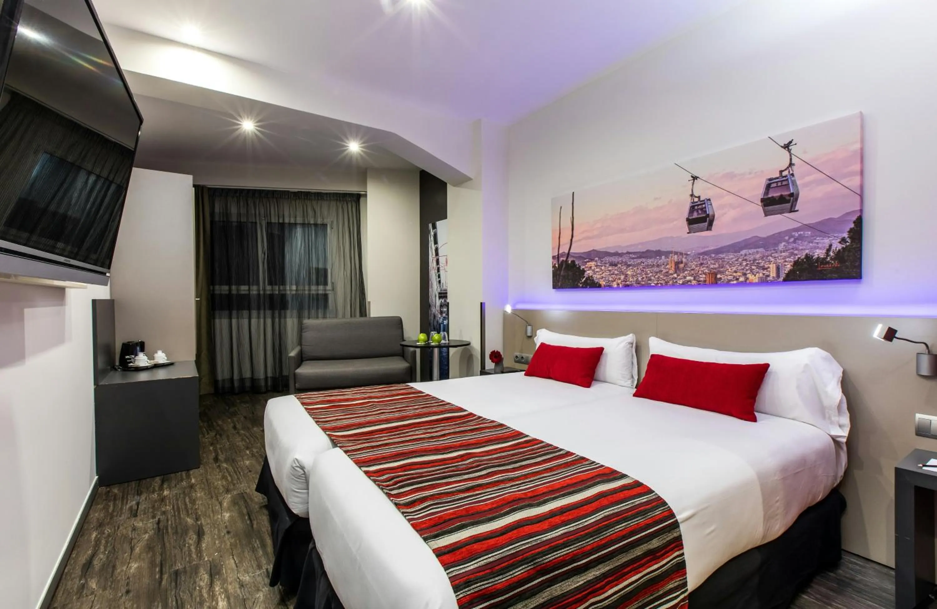 Photo of the whole room, Bed in Leonardo Boutique Hotel Barcelona Sagrada Familia