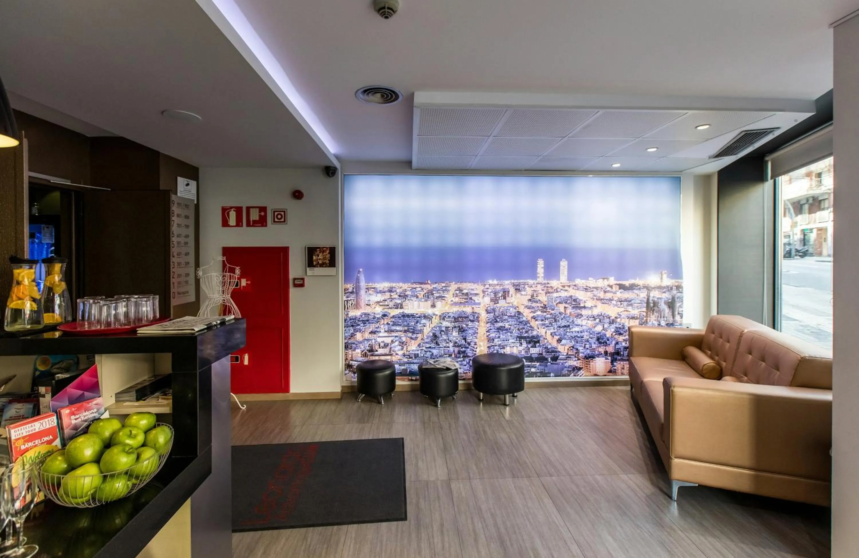 Lobby or reception in Leonardo Boutique Hotel Barcelona Sagrada Familia