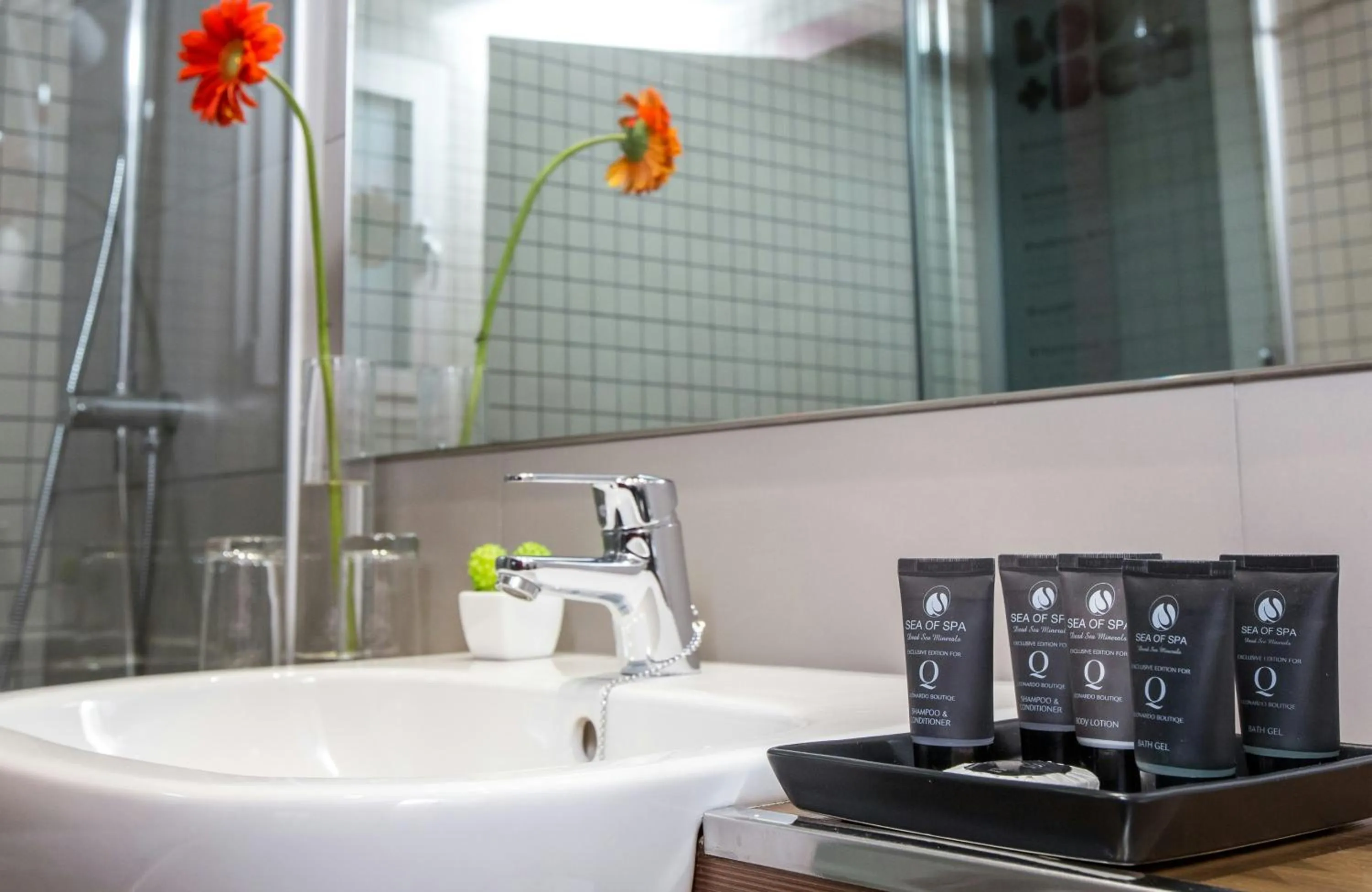 Photo of the whole room in Leonardo Boutique Hotel Barcelona Sagrada Familia