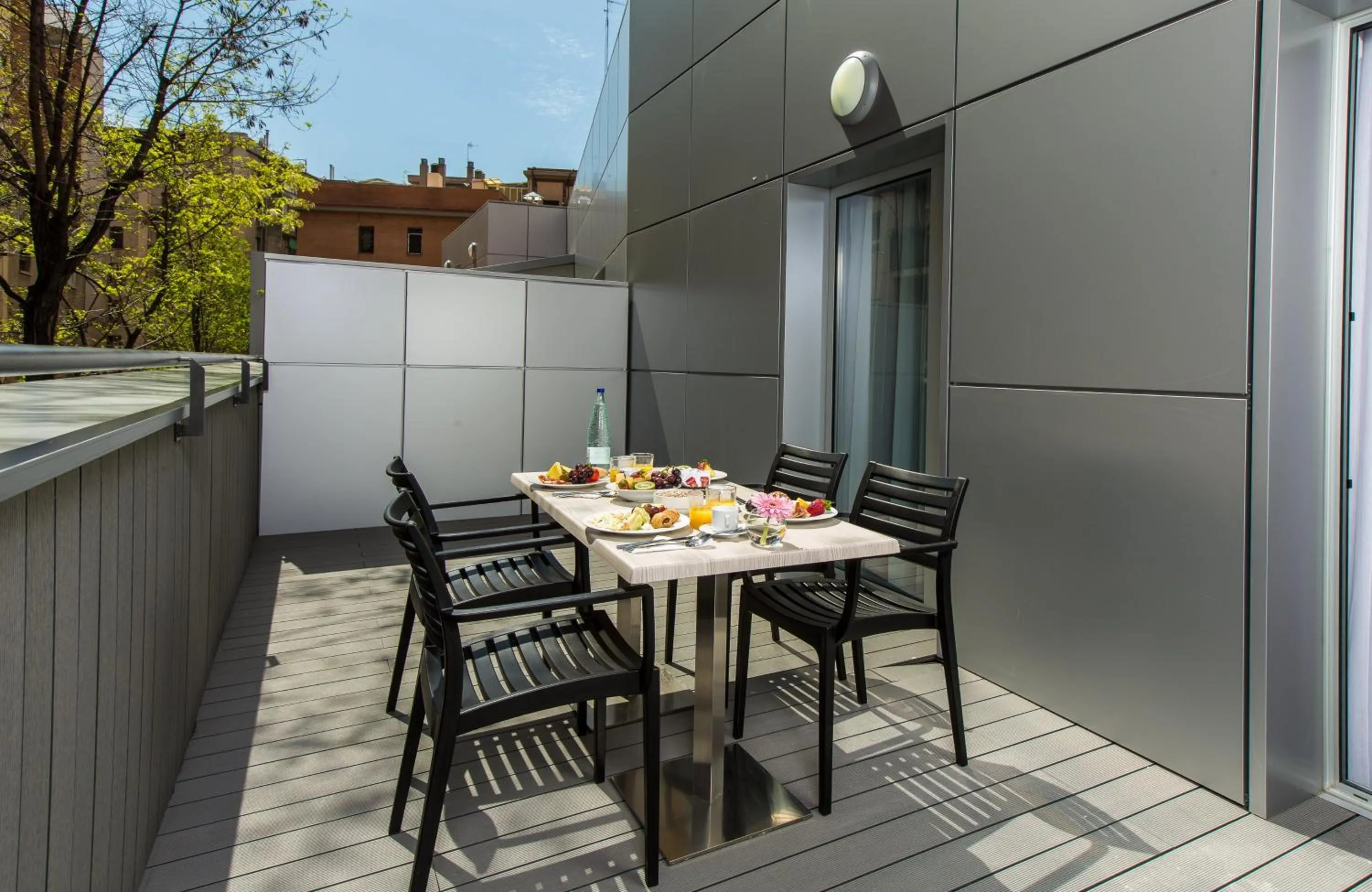 Photo of the whole room in Leonardo Boutique Hotel Barcelona Sagrada Familia