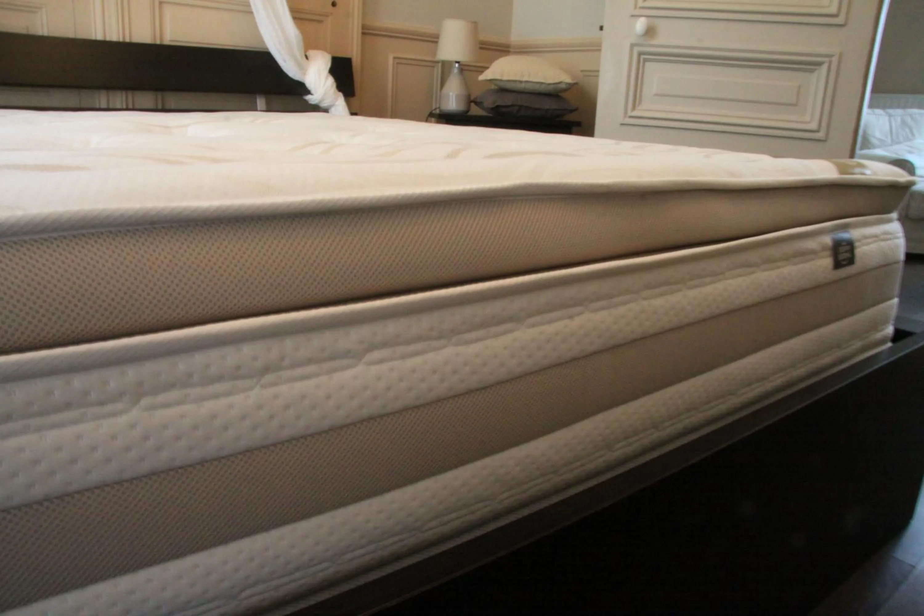 Bed in Chambre D'hôtes Les Epicuriens