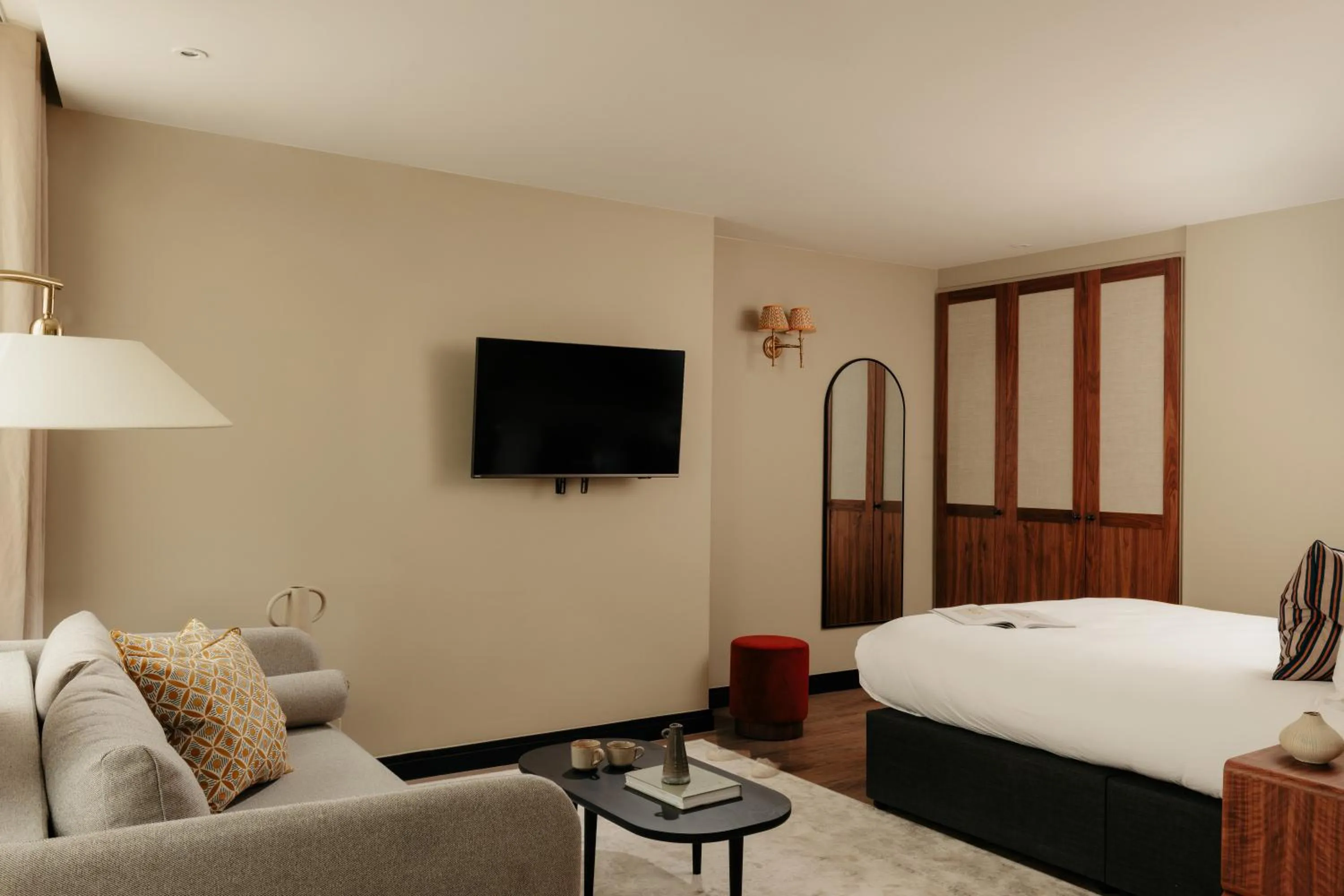 Bed in Native Kings Wardrobe, St Pauls