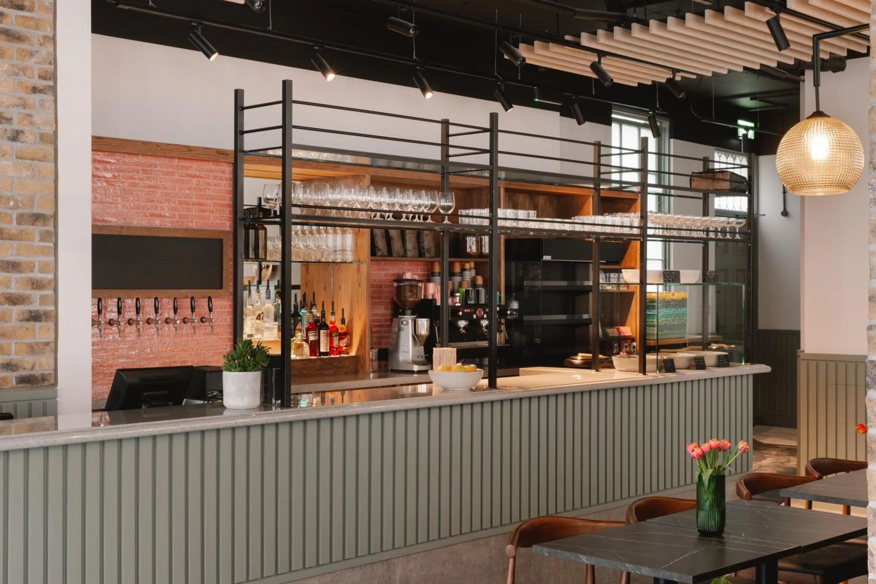 Restaurant/places to eat in Native Kings Wardrobe, St Pauls