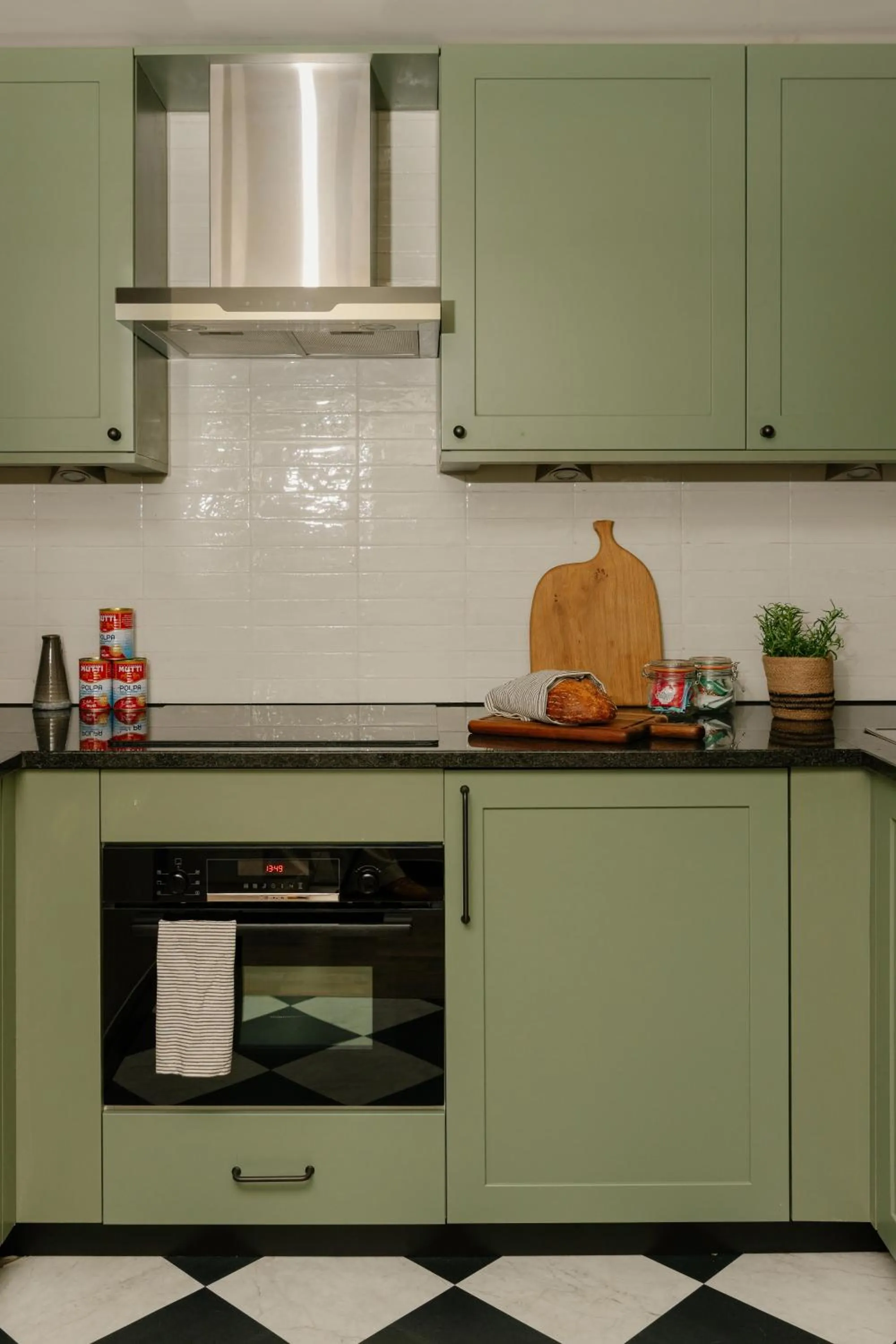 Kitchen or kitchenette in Native Kings Wardrobe, St Pauls