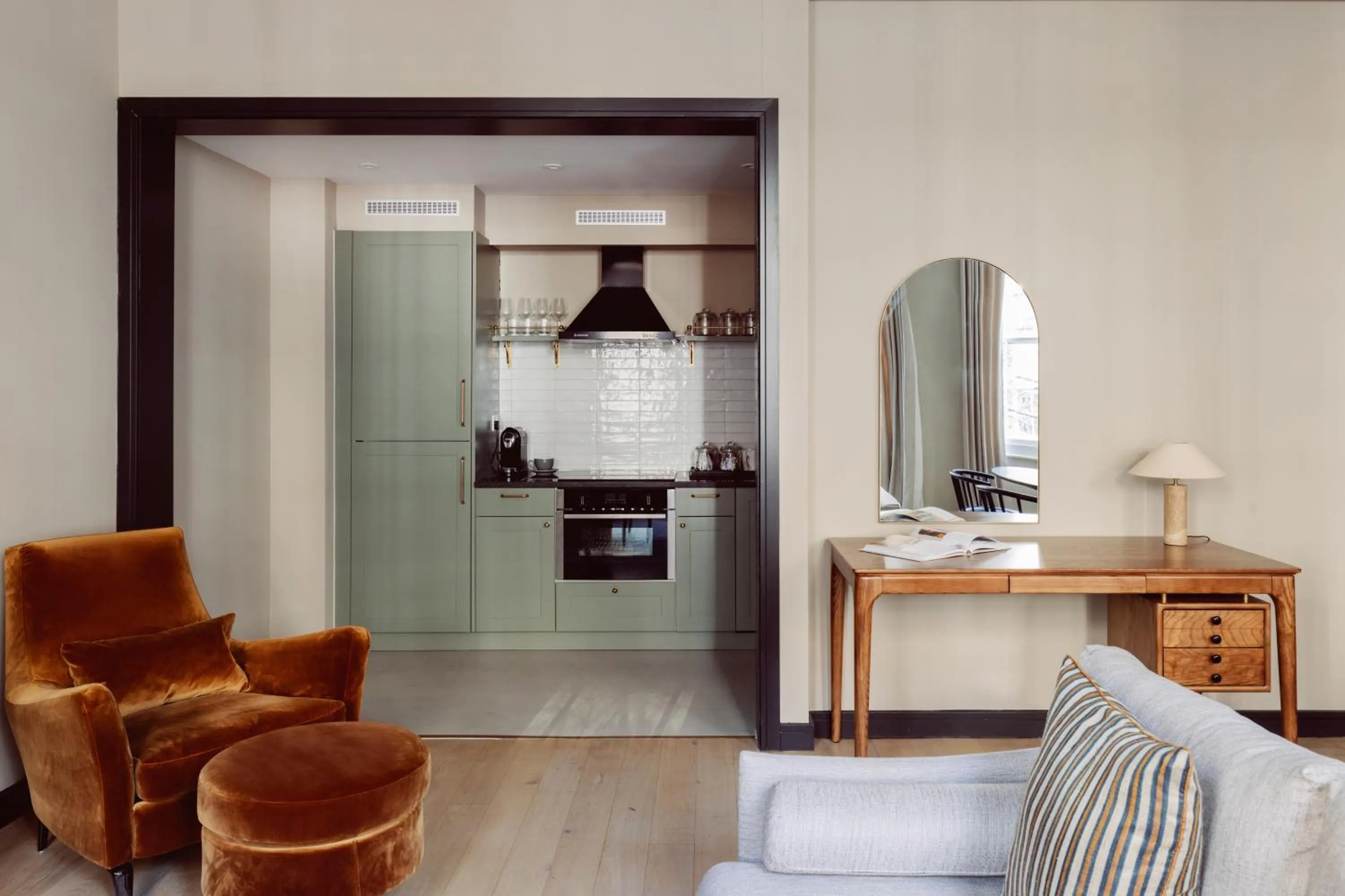 Kitchen or kitchenette in Native Kings Wardrobe, St Pauls