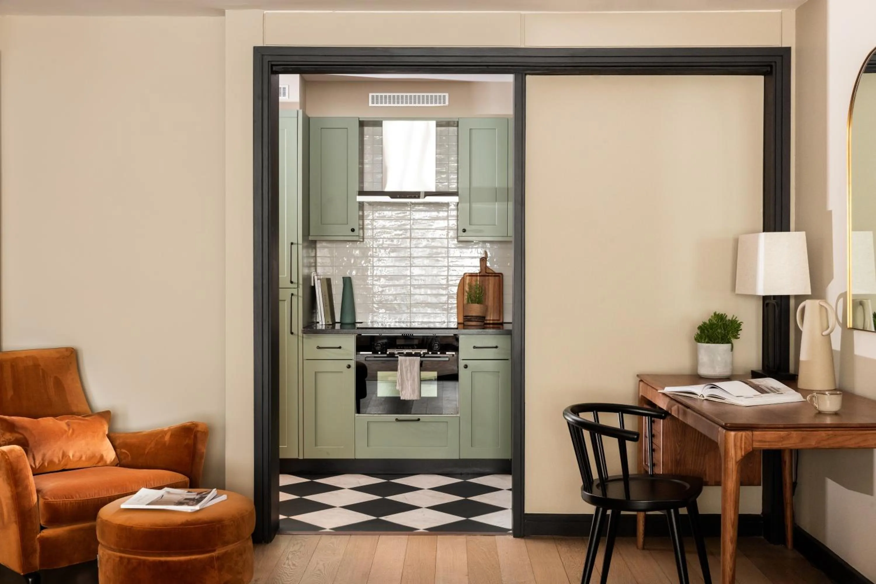 Kitchen or kitchenette in Native Kings Wardrobe, St Pauls