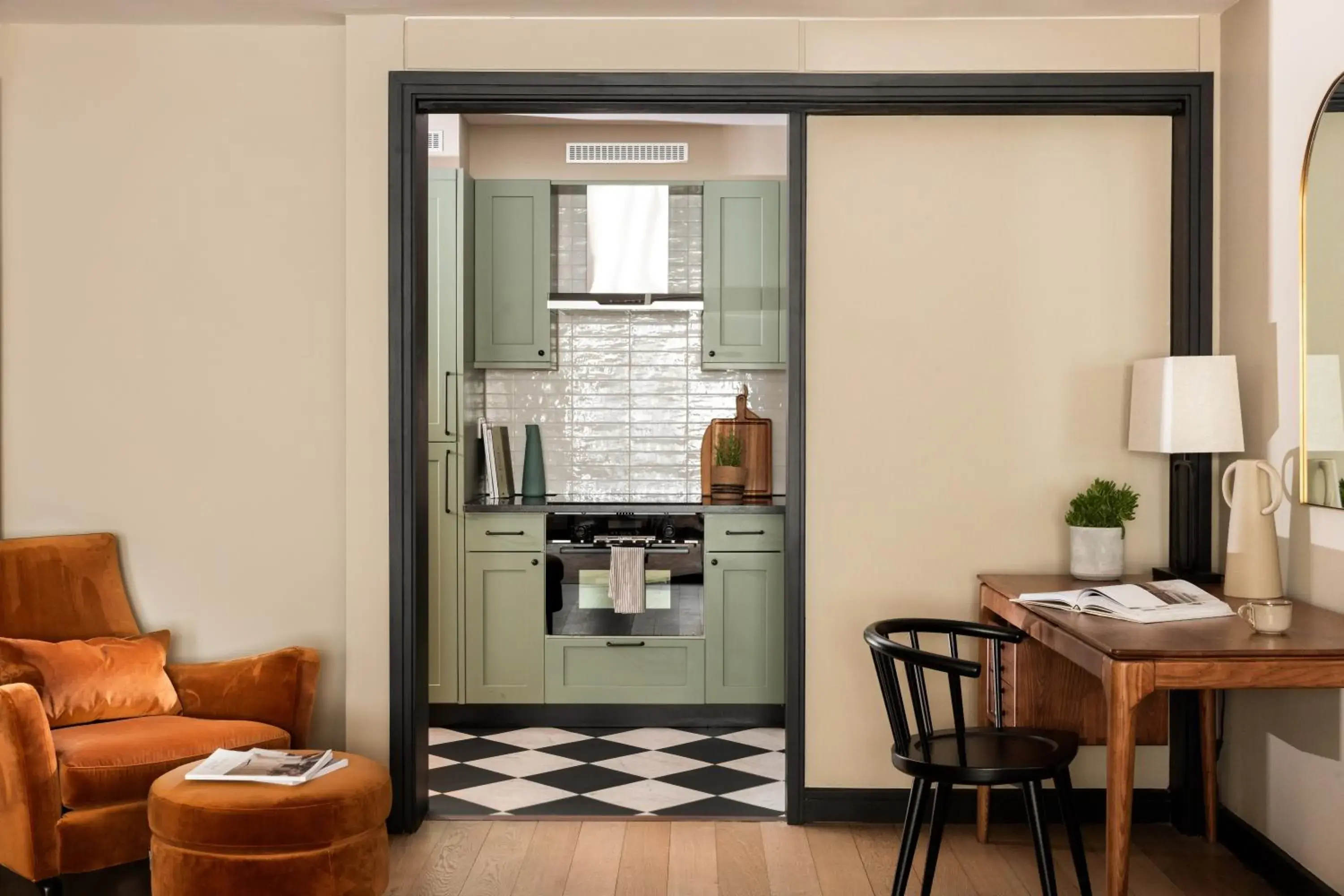 Premium Two Bedroom Apartment in Native Kings Wardrobe, St Pauls Premium Two Bedroom Apartment in Native Kings Wardrobe, St Pauls