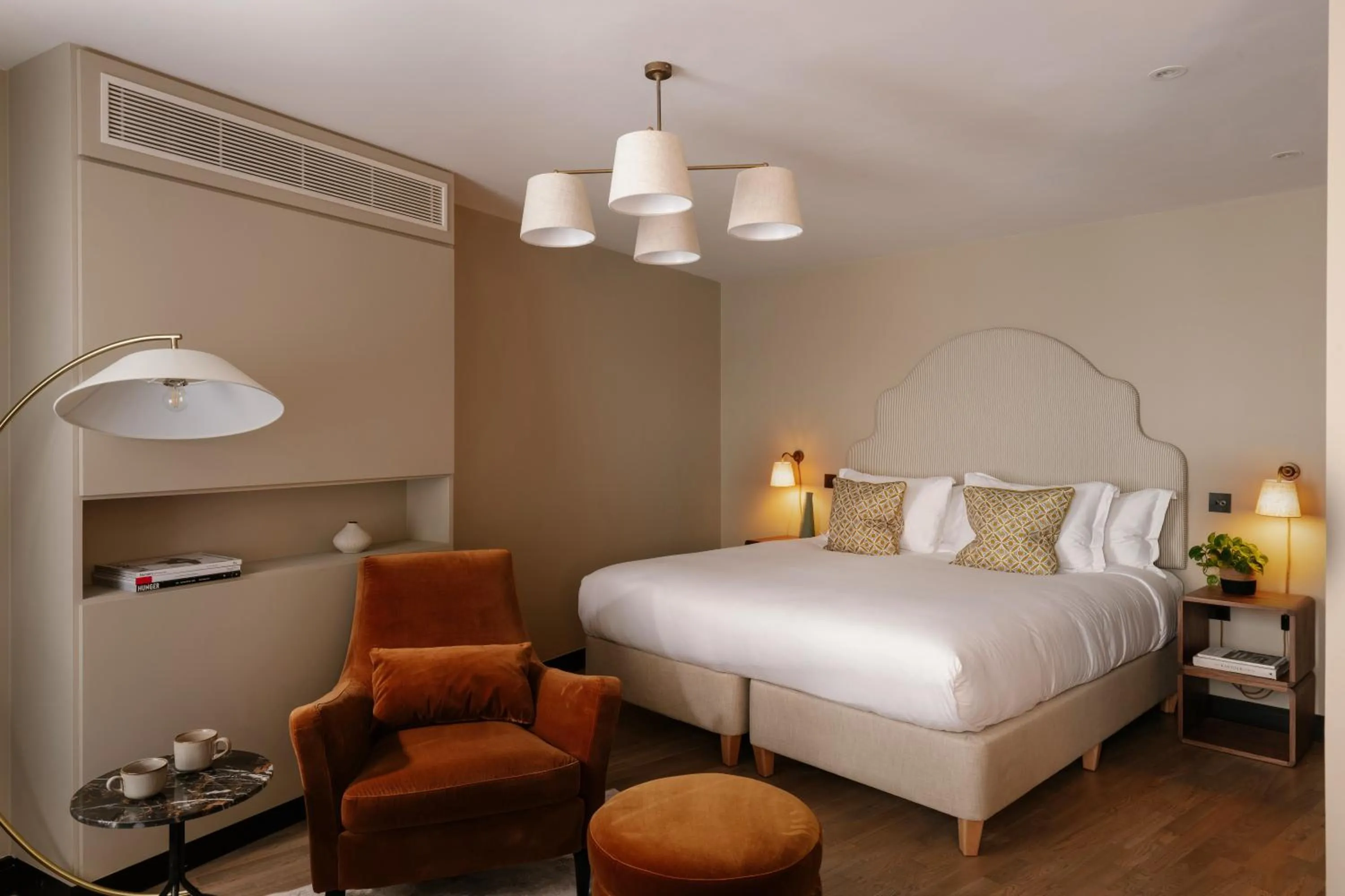 Bed in Native Kings Wardrobe, St Pauls