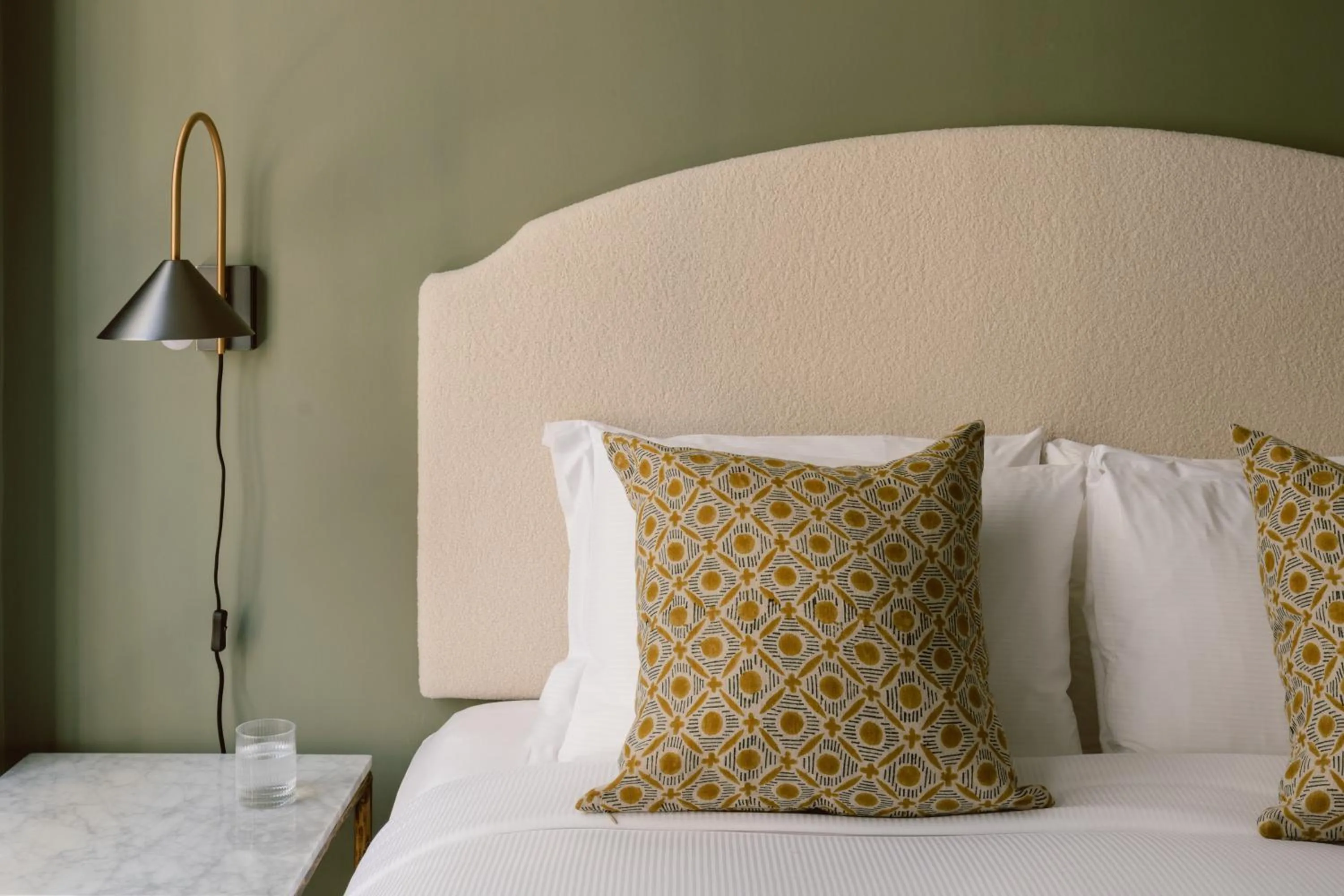 Bed in Native Kings Wardrobe, St Pauls