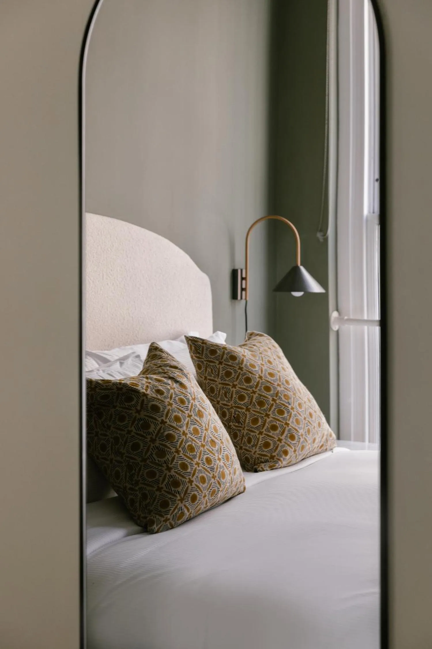 Bed in Native Kings Wardrobe, St Pauls