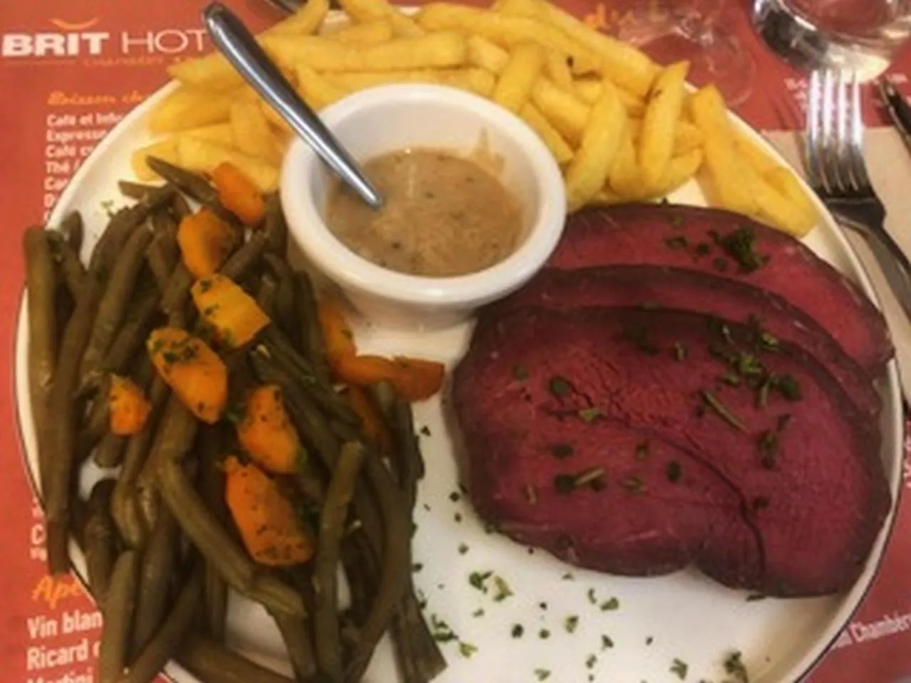 Restaurant/places to eat in Brit Hotel Chambery