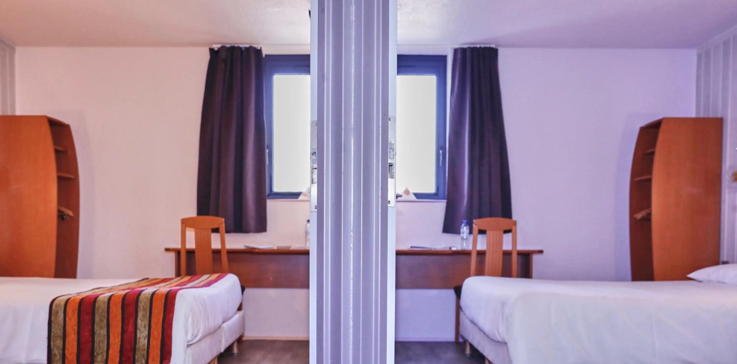 Bedroom, Bed in Brit Hotel Chambery