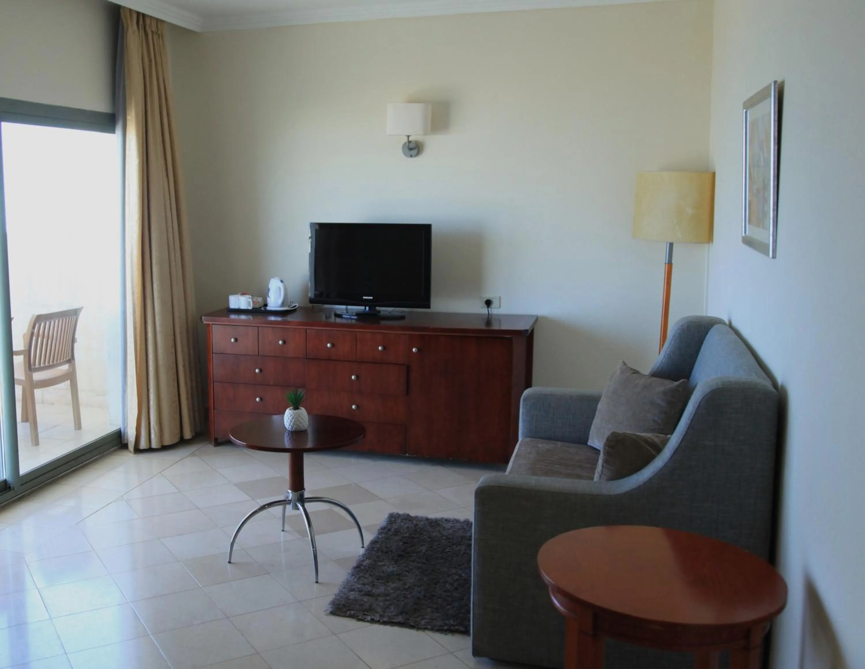 Seating area in Royal Dead Sea - Hotel & Spa