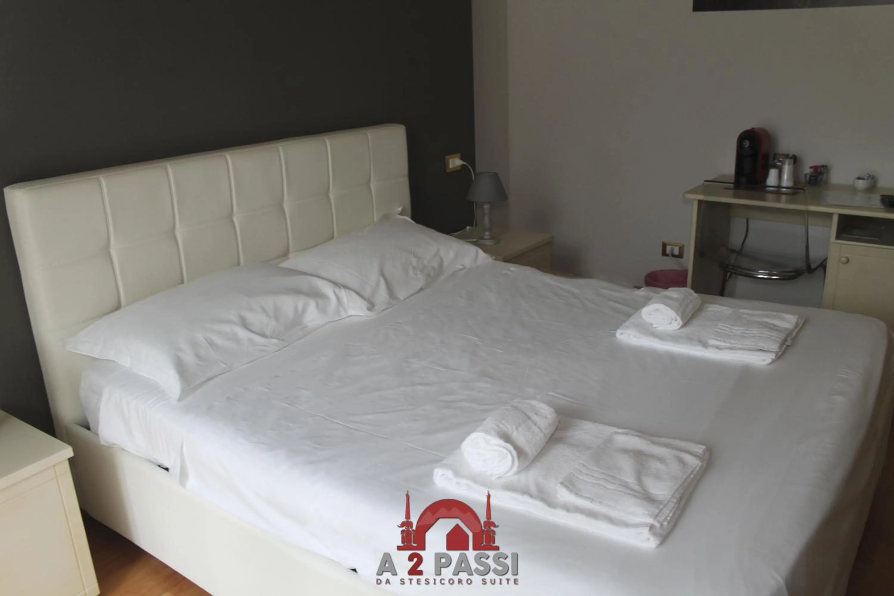 Bed in A 2 Passi da Stesicoro Suite Catania