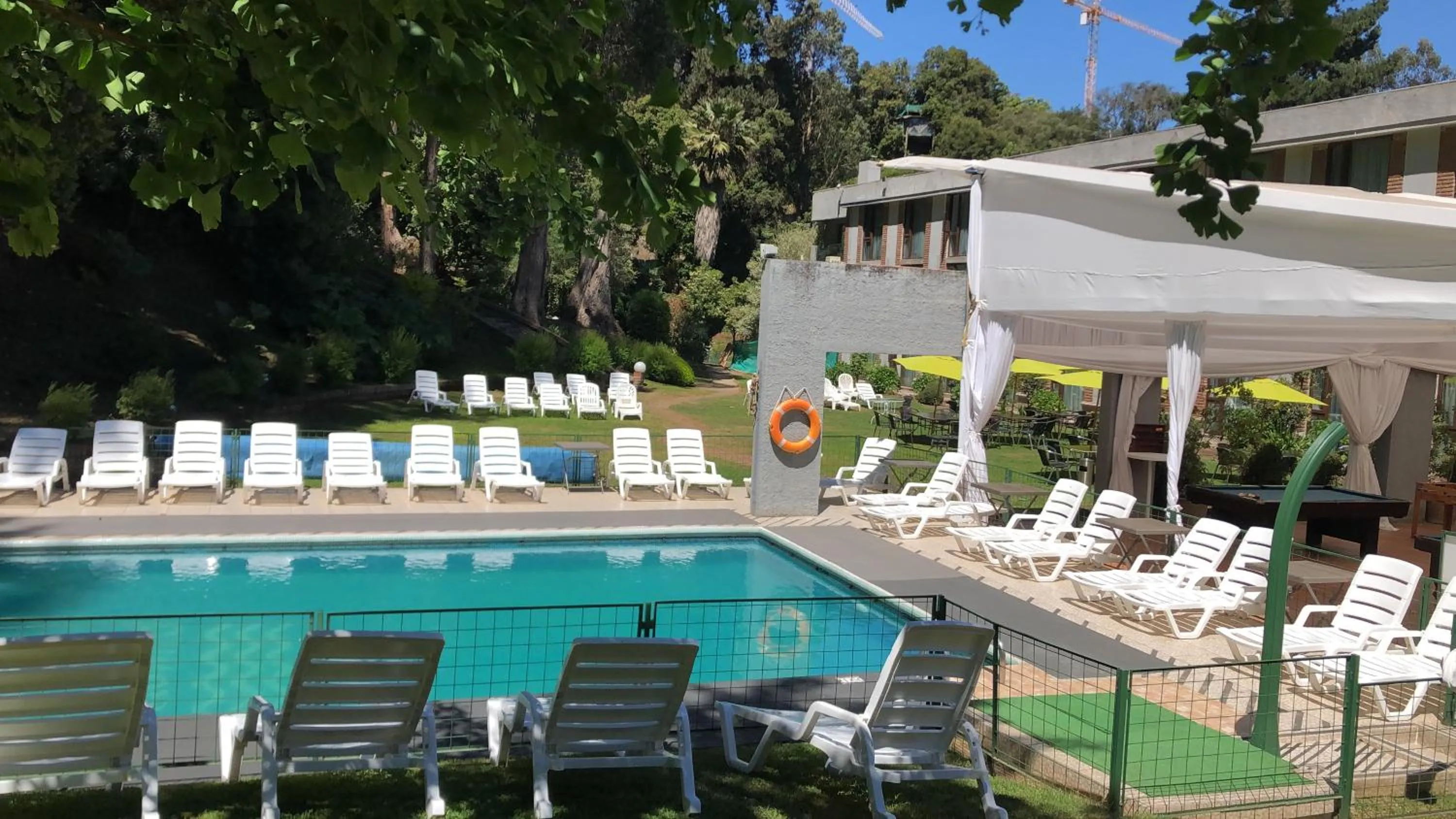 Swimming pool in Hotel Bosque de Reñaca