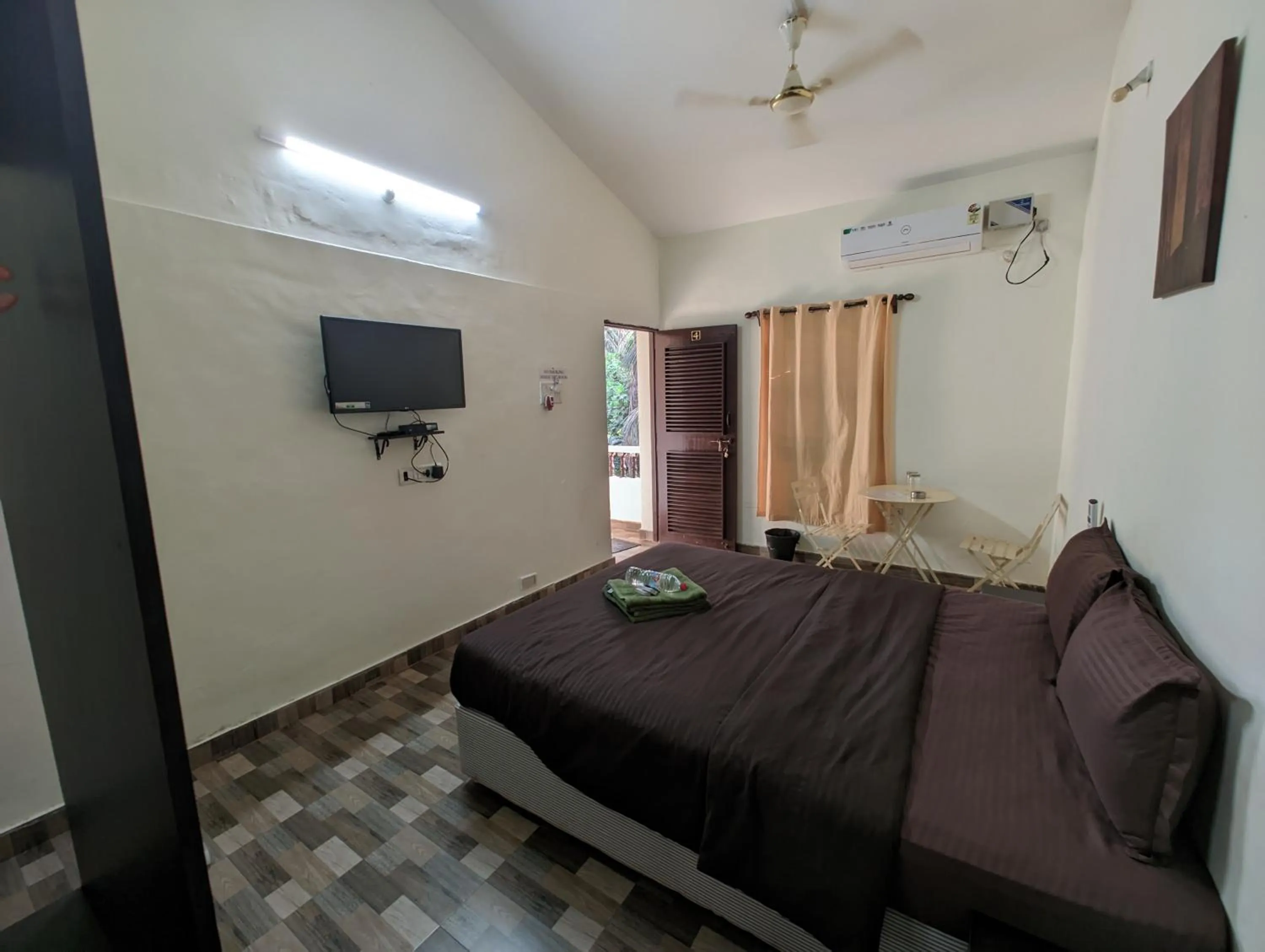 Bed in Vinsons Cottages