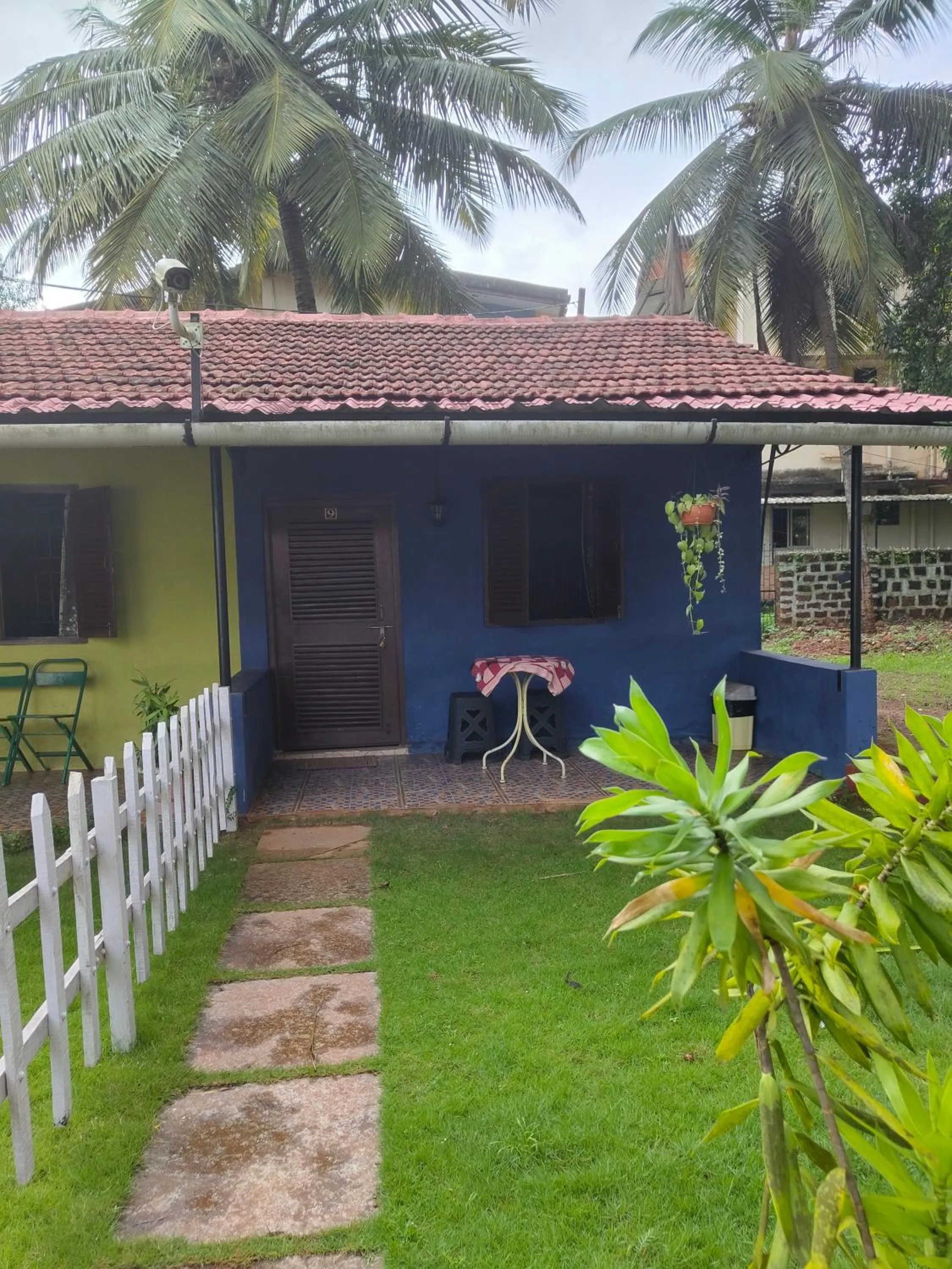 Property building in Vinsons Cottages