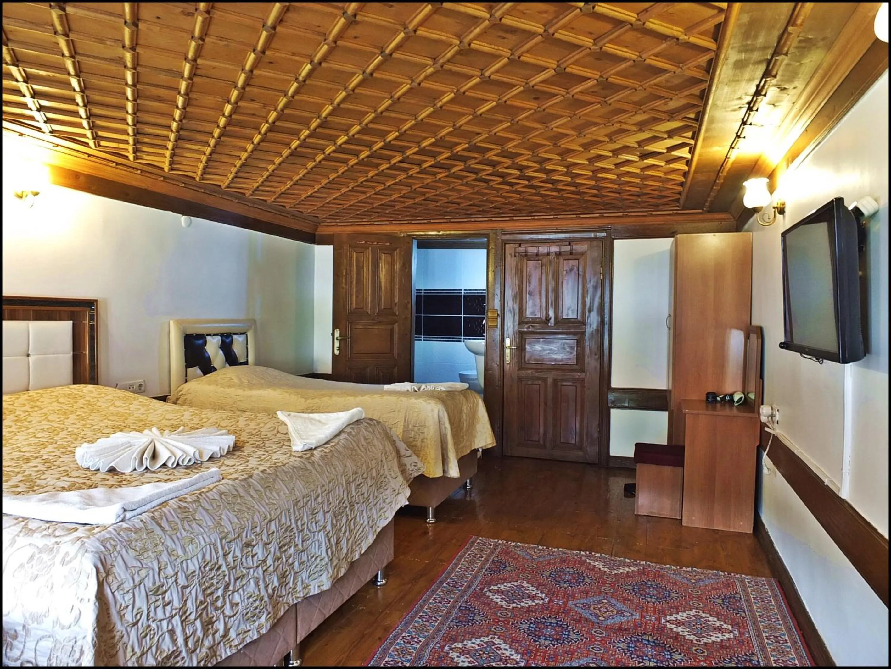 Bed in Cakiroglu Konak