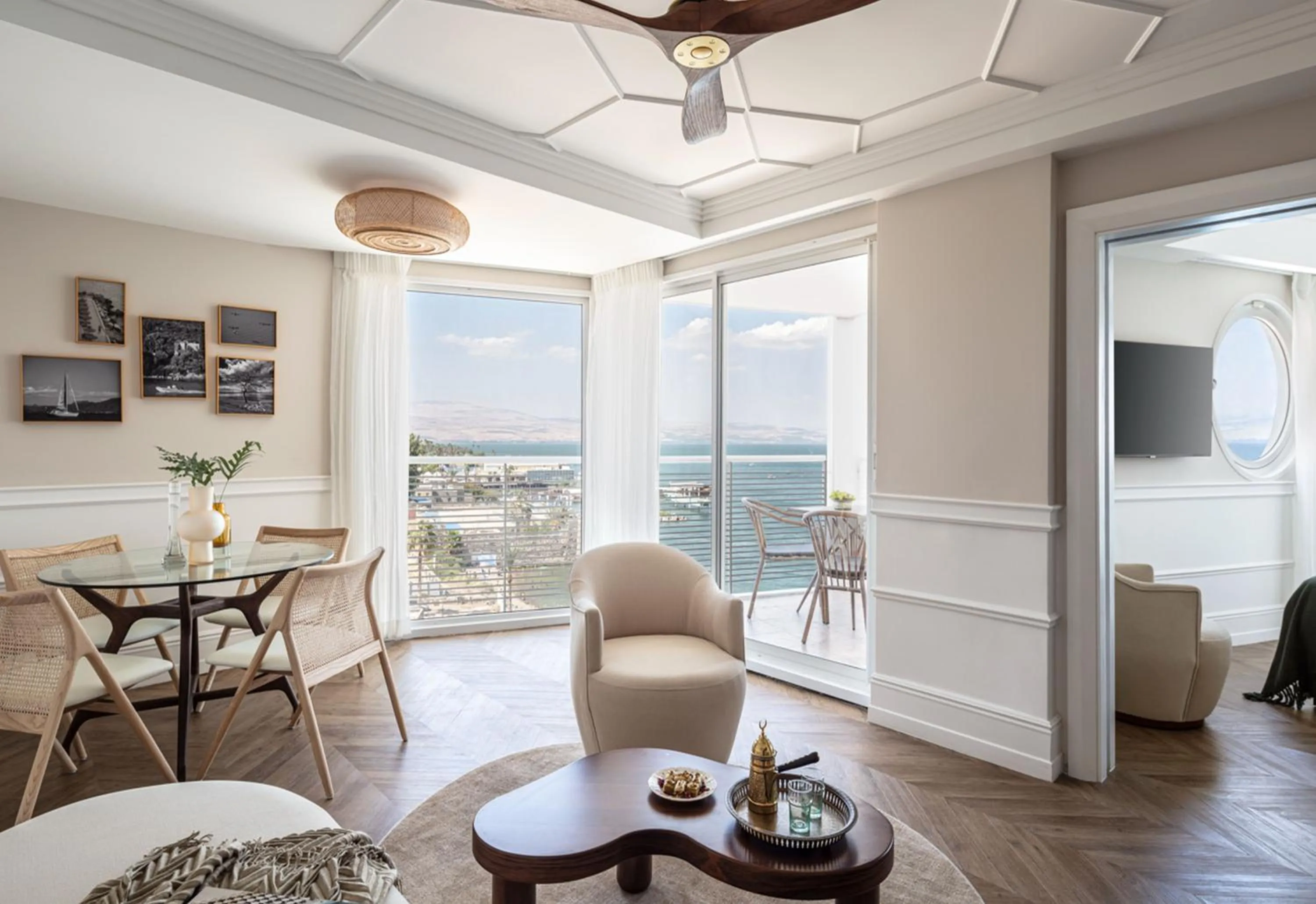 Living room in Galei Kinneret Hotel