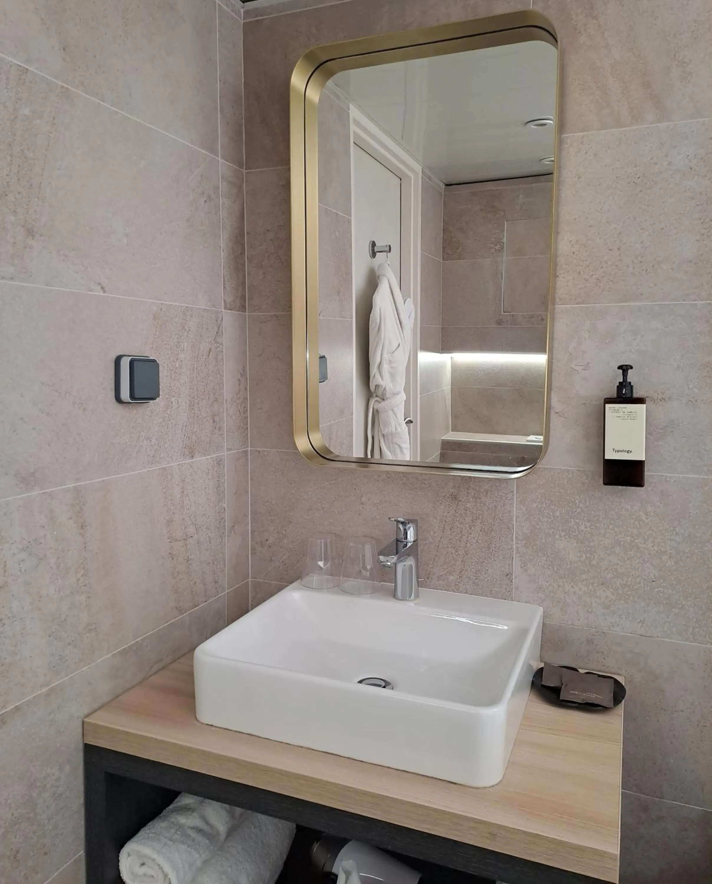 Bathroom in Best Western Plus Opéra Batignolles