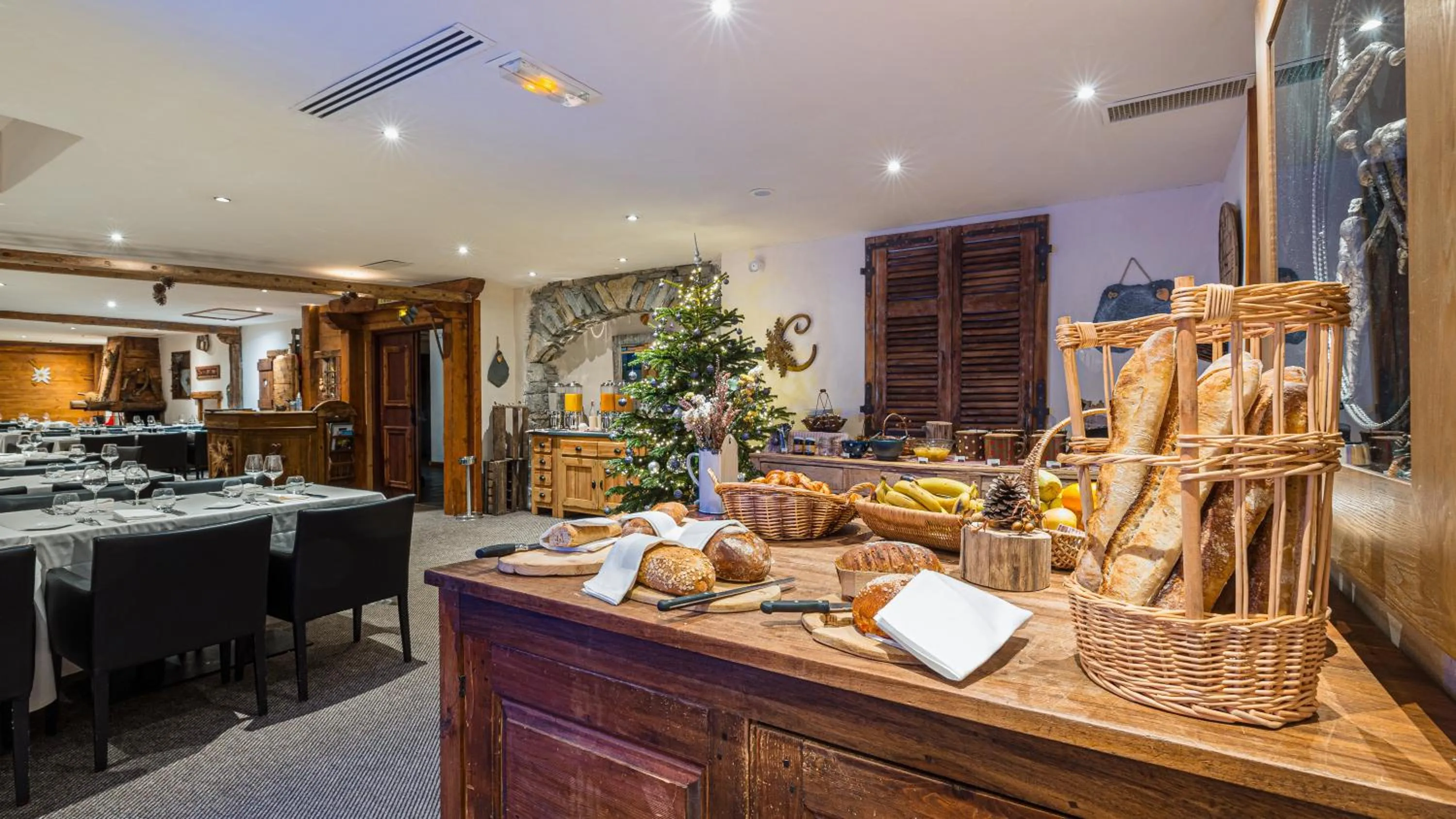 Restaurant/places to eat in Hôtel Carlina by Les Etincelles