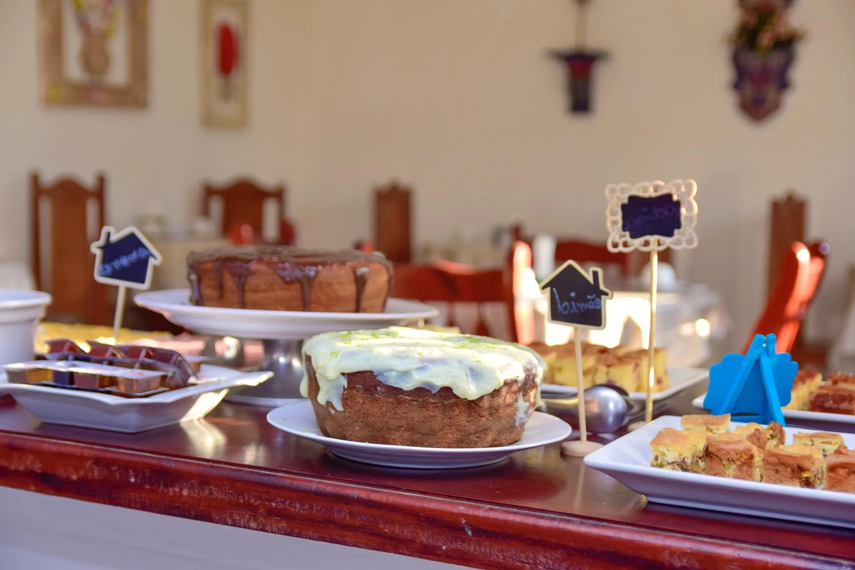 Continental breakfast in Magnu´s Pousada