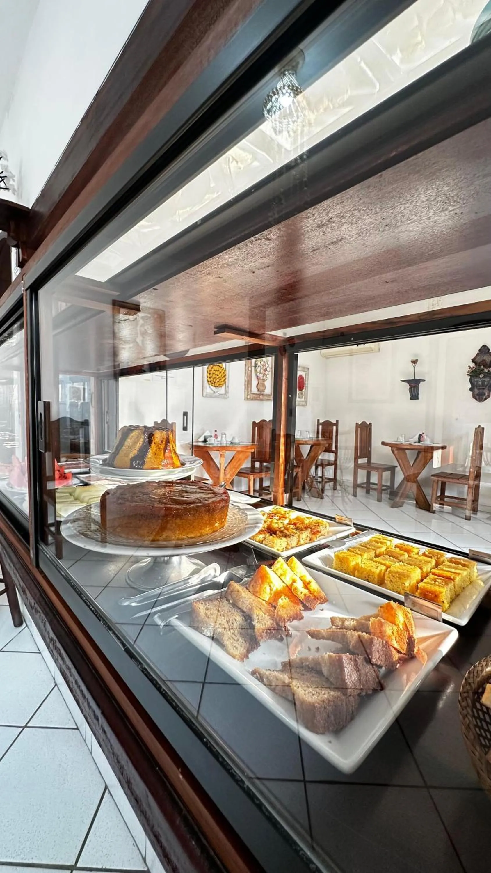 Continental breakfast in Magnu´s Pousada