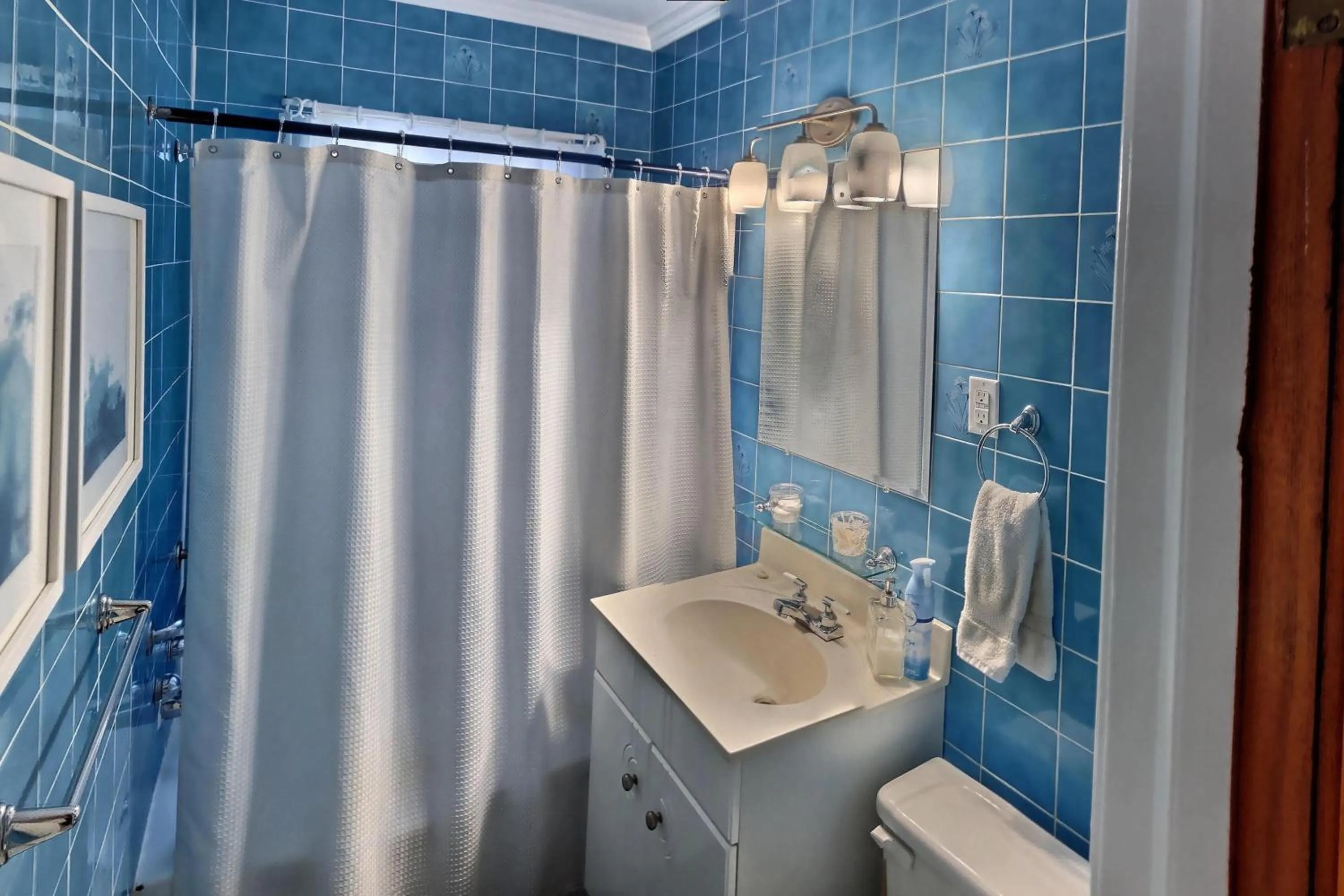 Bathroom in Gite du Survenant Montreal