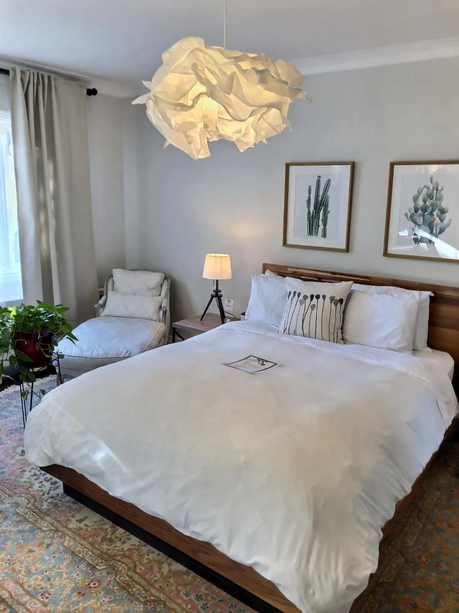 Bedroom, Bed in Gite du Survenant Montreal