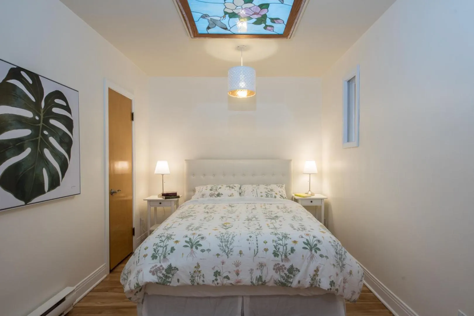 Bed in Gite du Survenant Montreal