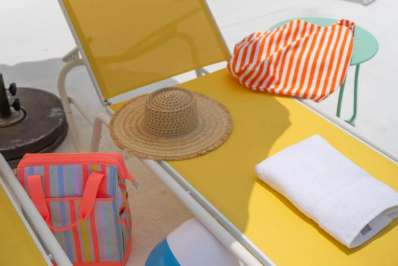 Swimming pool in Royal Palms Motel