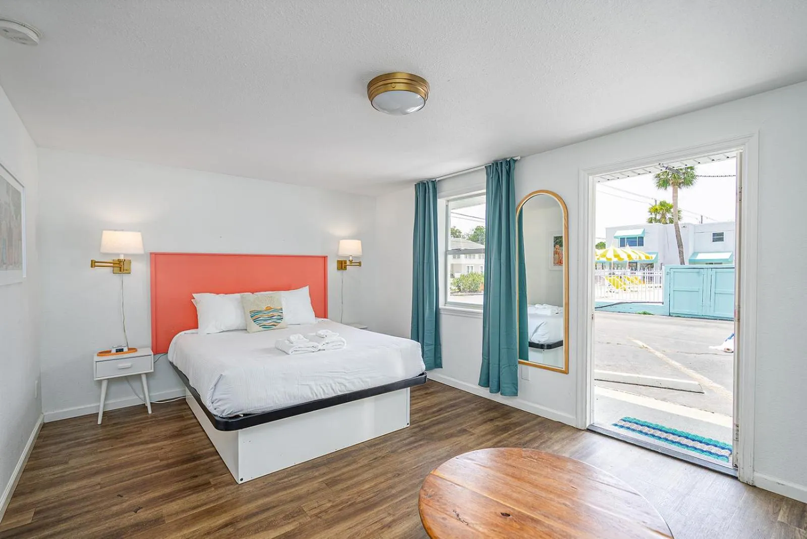 Bed in Royal Palms Motel