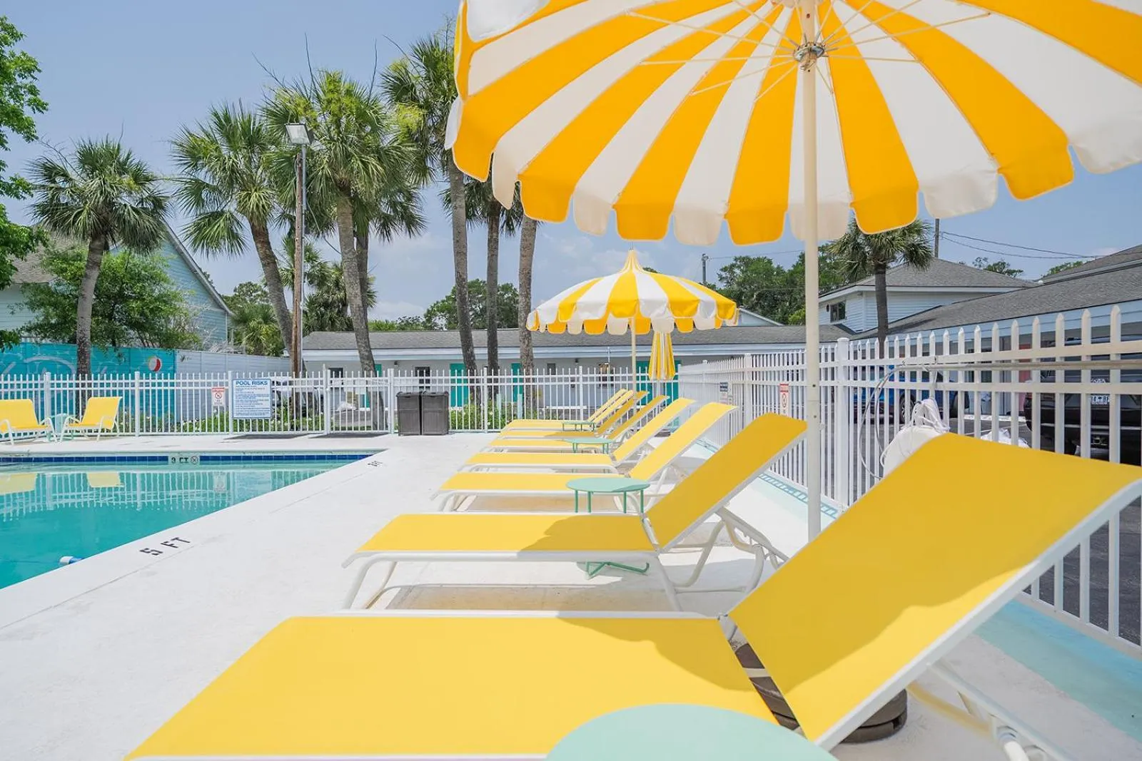 Swimming pool in Royal Palms Motel