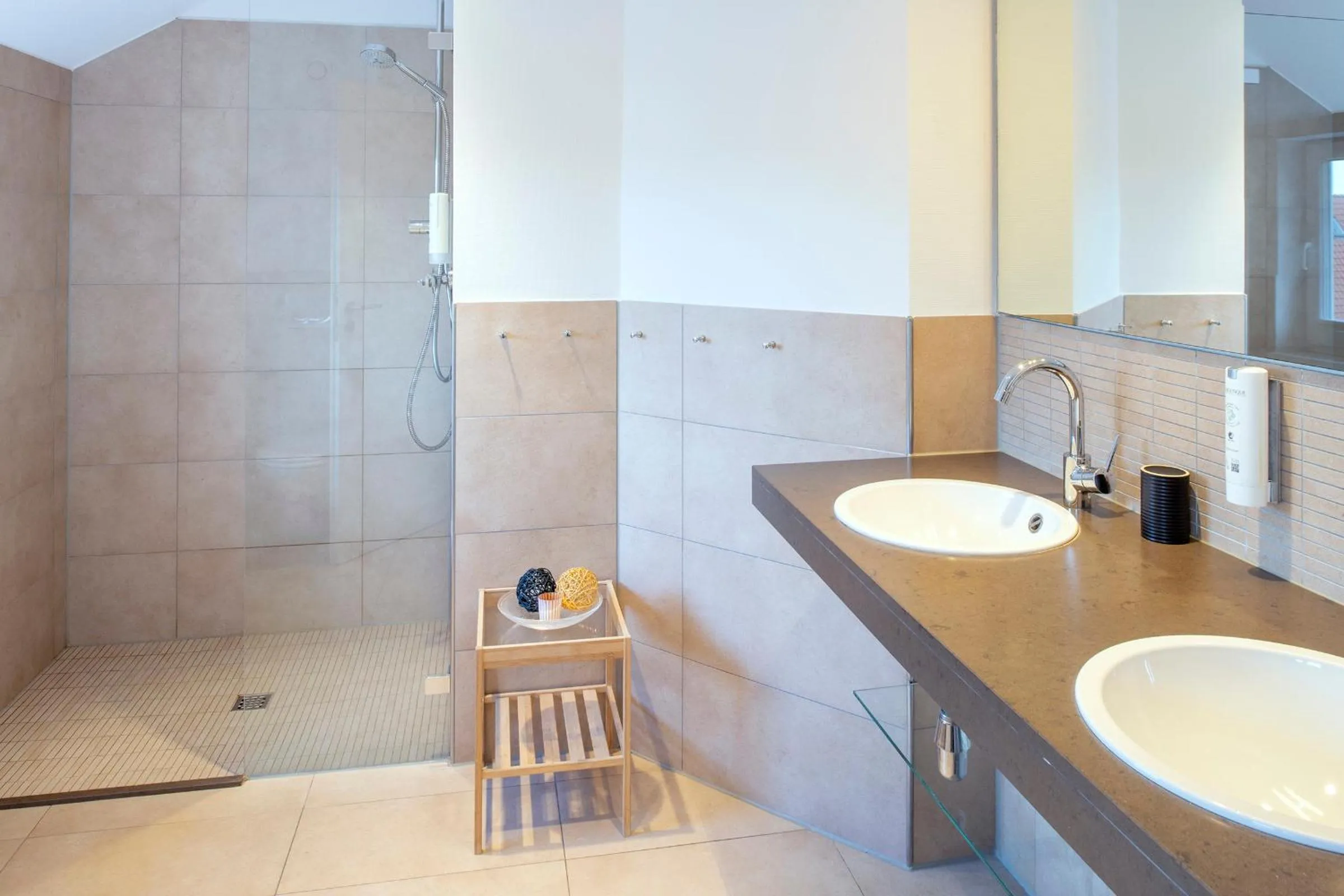 Shower in Suitenhotel Idyll Heckenrose