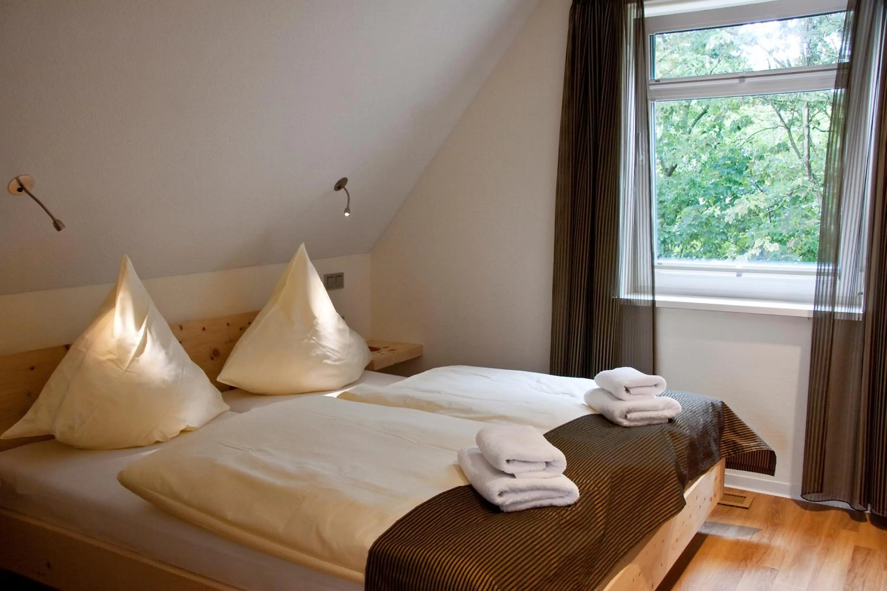 View (from property/room), Bed in Suitenhotel Idyll Heckenrose