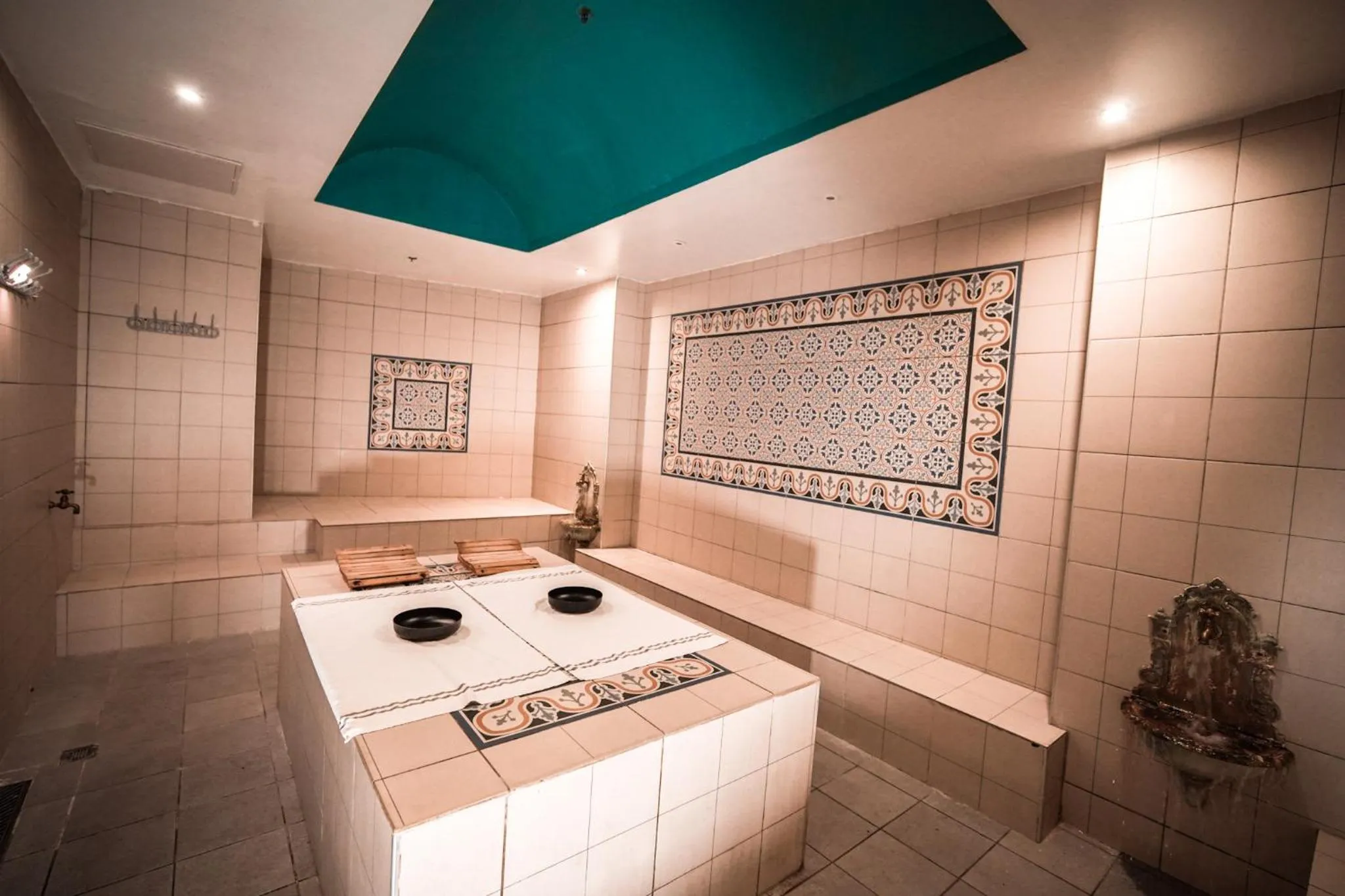 Spa and wellness centre/facilities in Island Luxurious Suites Hotel and Spa