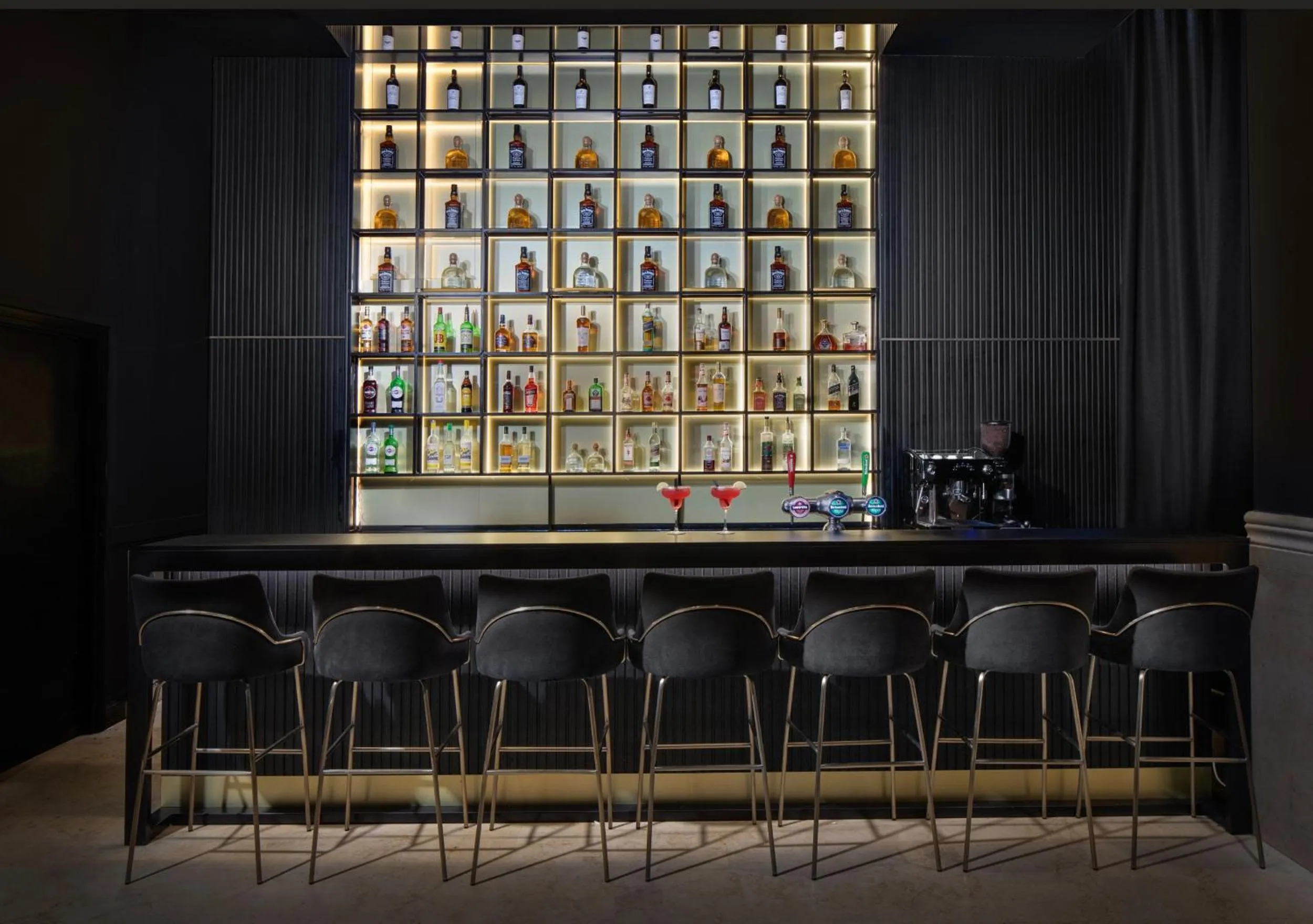 Lounge or bar in Island Luxurious Suites Hotel and Spa