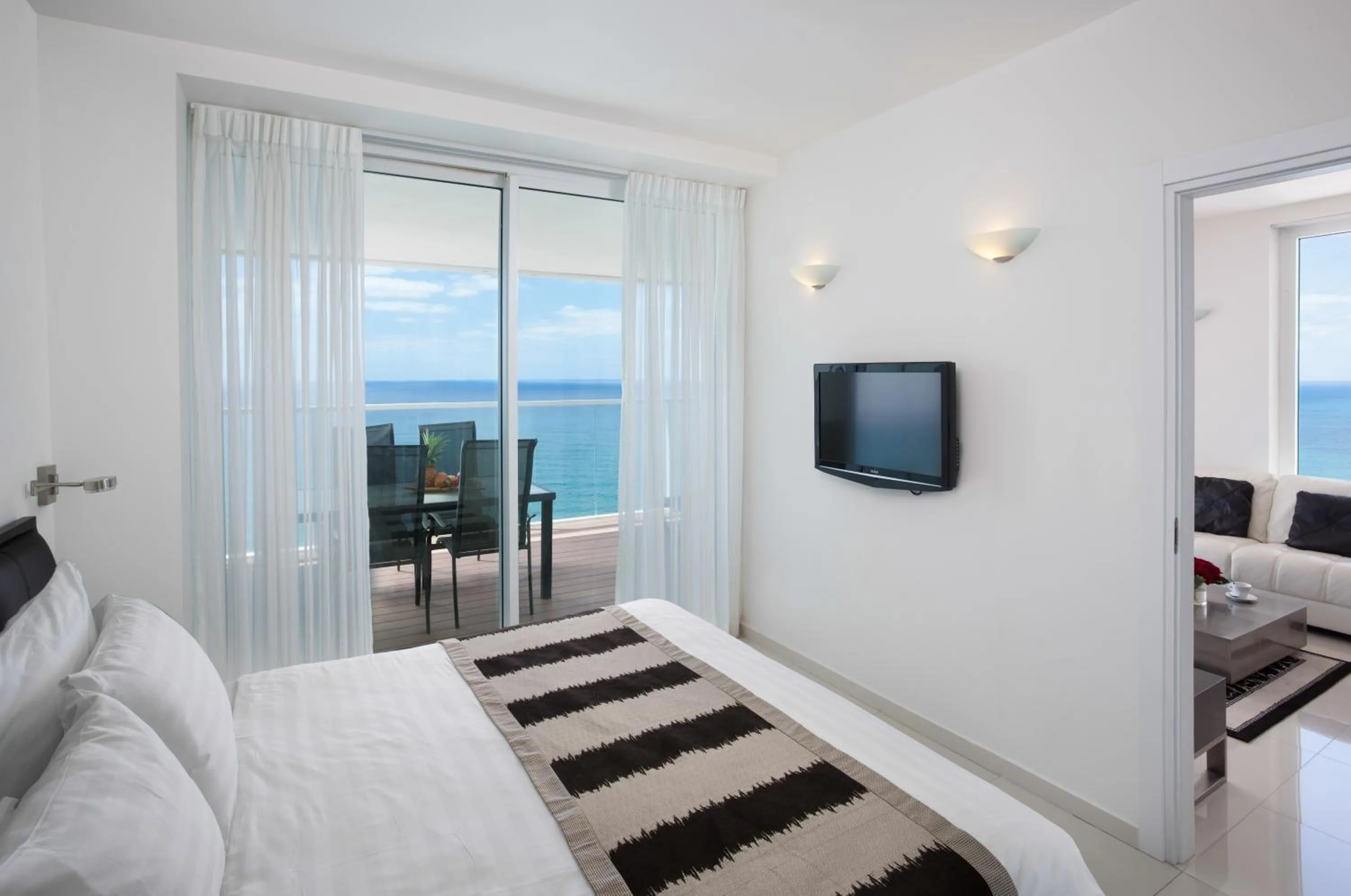 View (from property/room), Bed in Island Luxurious Suites Hotel and Spa