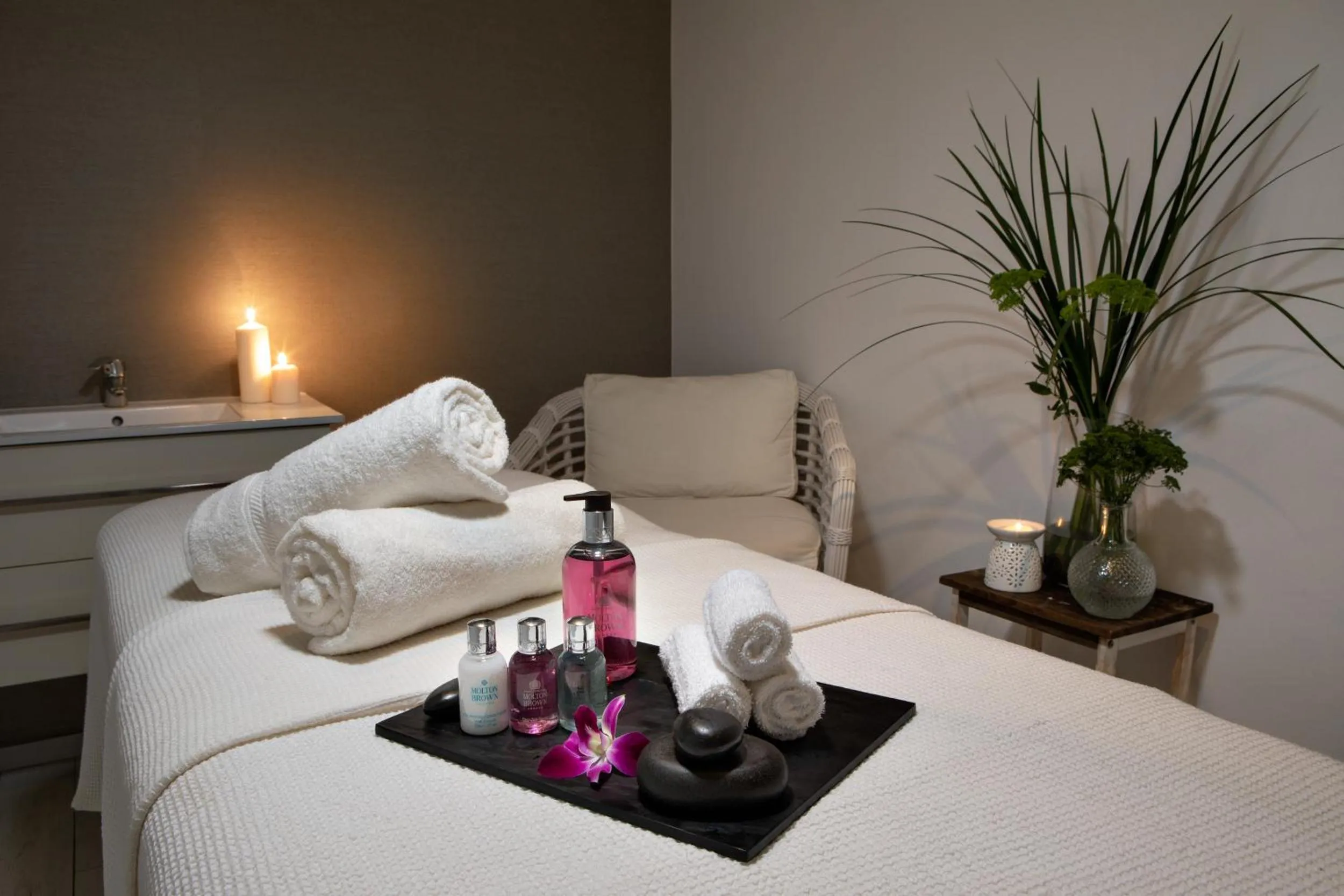 Spa and wellness centre/facilities, Bed in Island Luxurious Suites Hotel and Spa