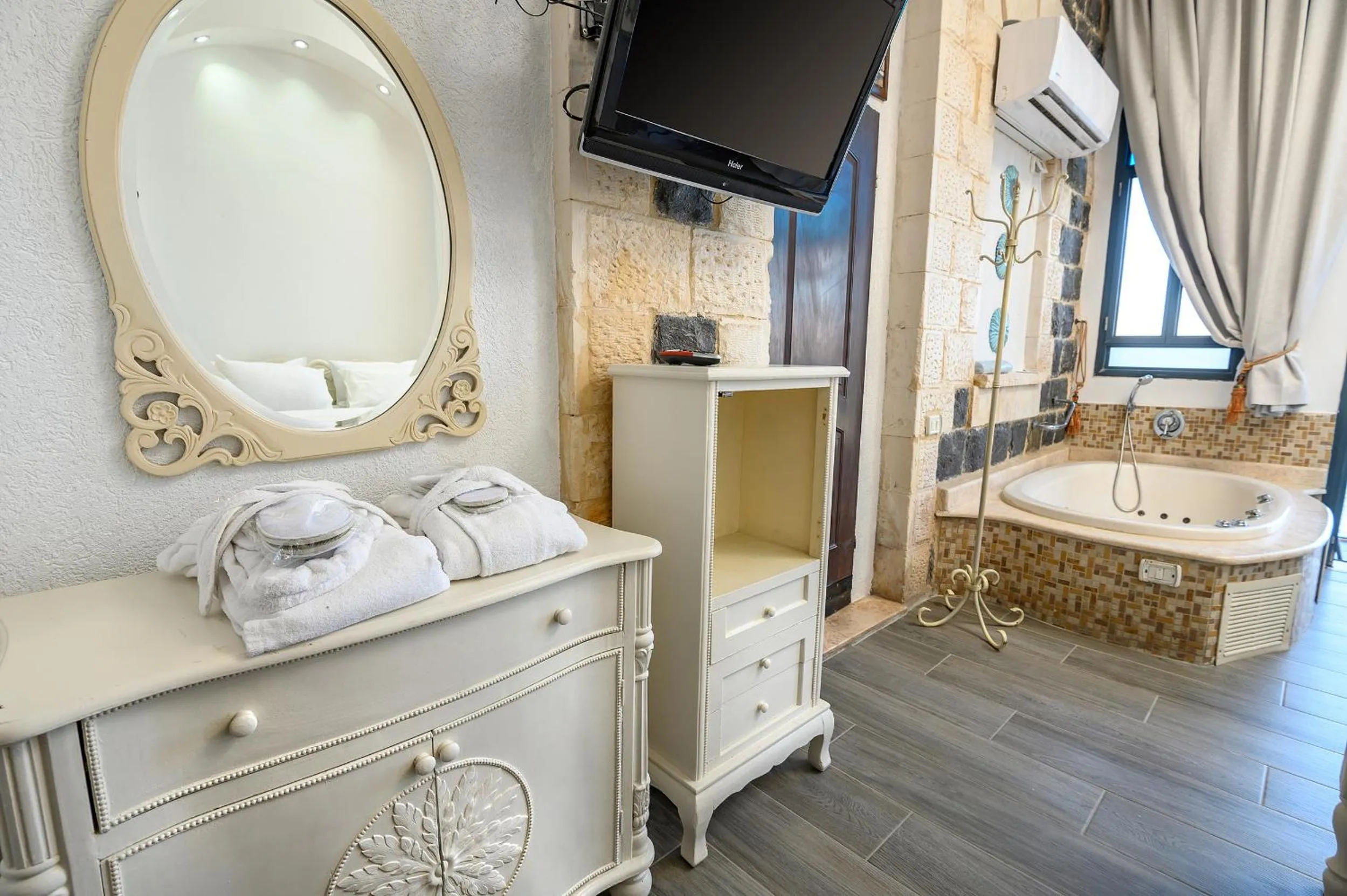 Hot Tub in Shirat Hayam Boutique Hotel