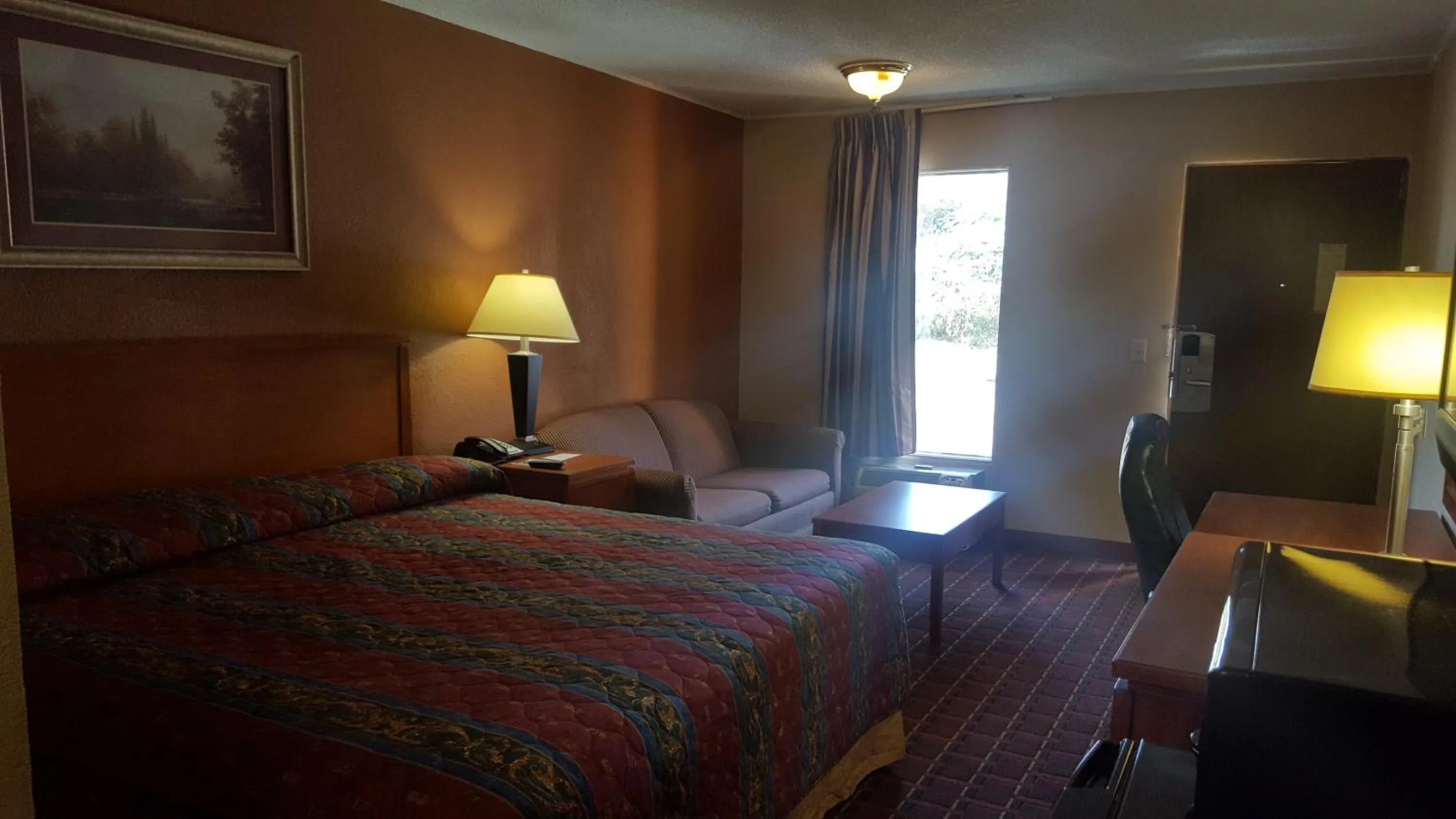 Bed in Scottish Inn Knoxville