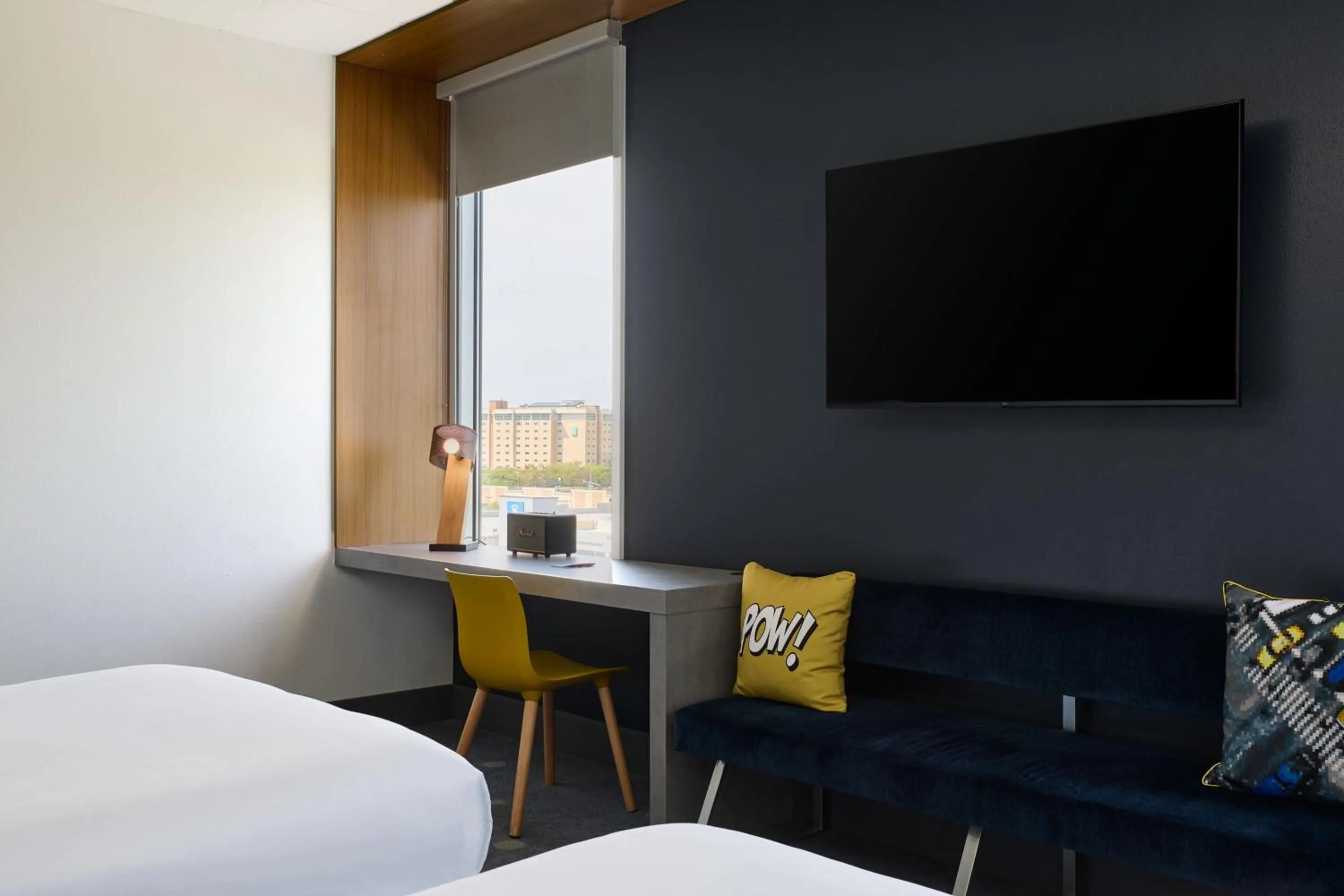 Photo of the whole room, Bed in Aloft Charleston Airport and Convention Center