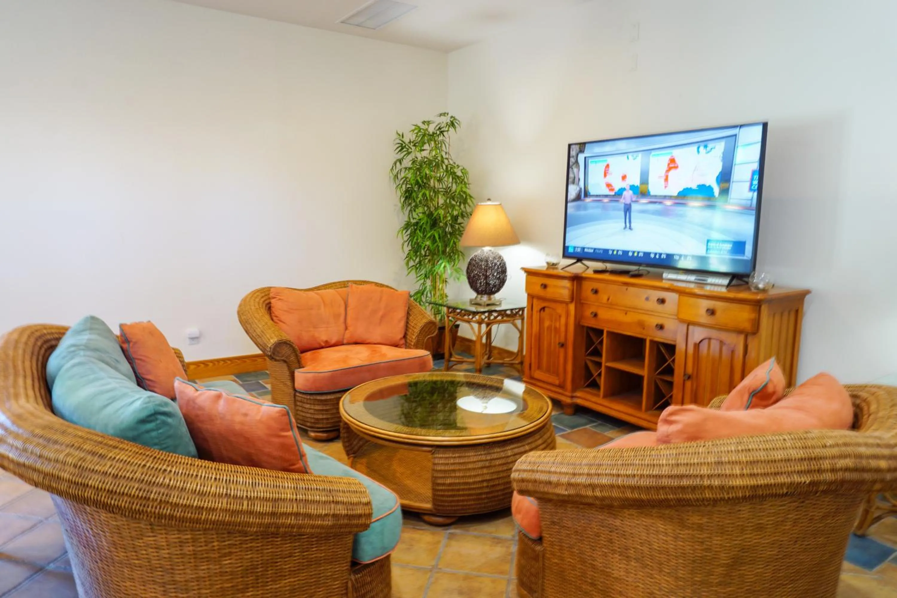 TV and multimedia in Hamilton Cay at Bermuda Bay by Kees Vacations