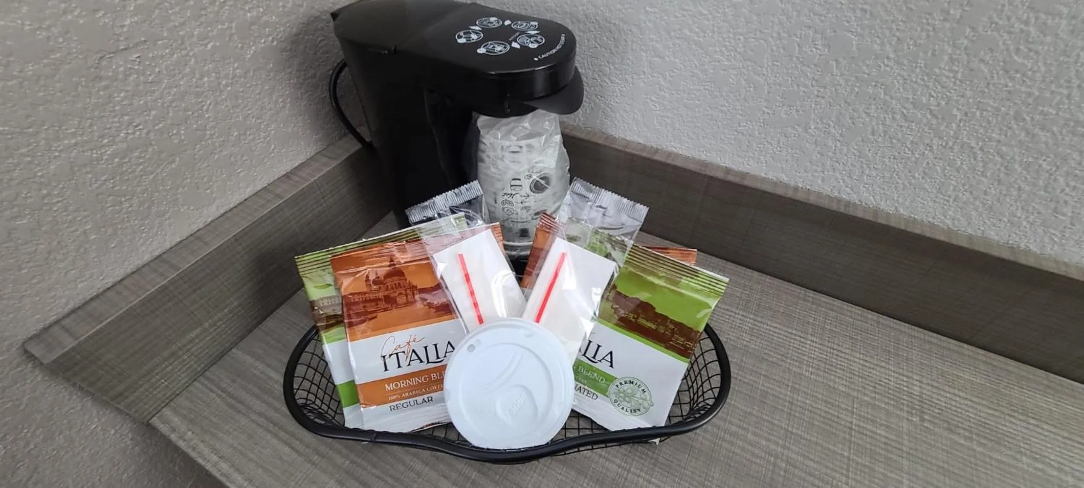 Photo of the whole room in Red Roof Inn Charlotte - Airport