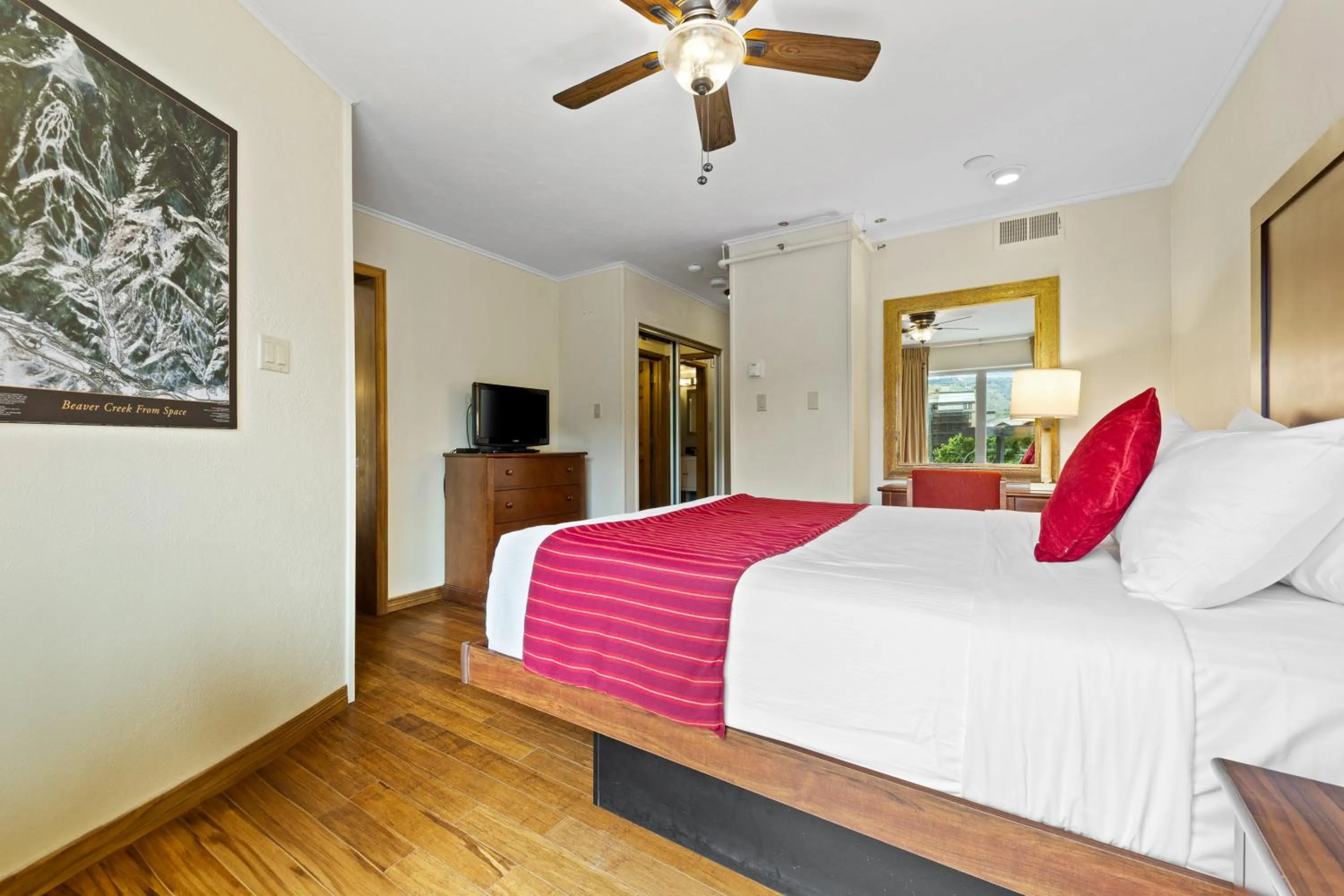 Bedroom, Bed in The Christie Lodge – All Suite Property Vail Valley/Beaver Creek