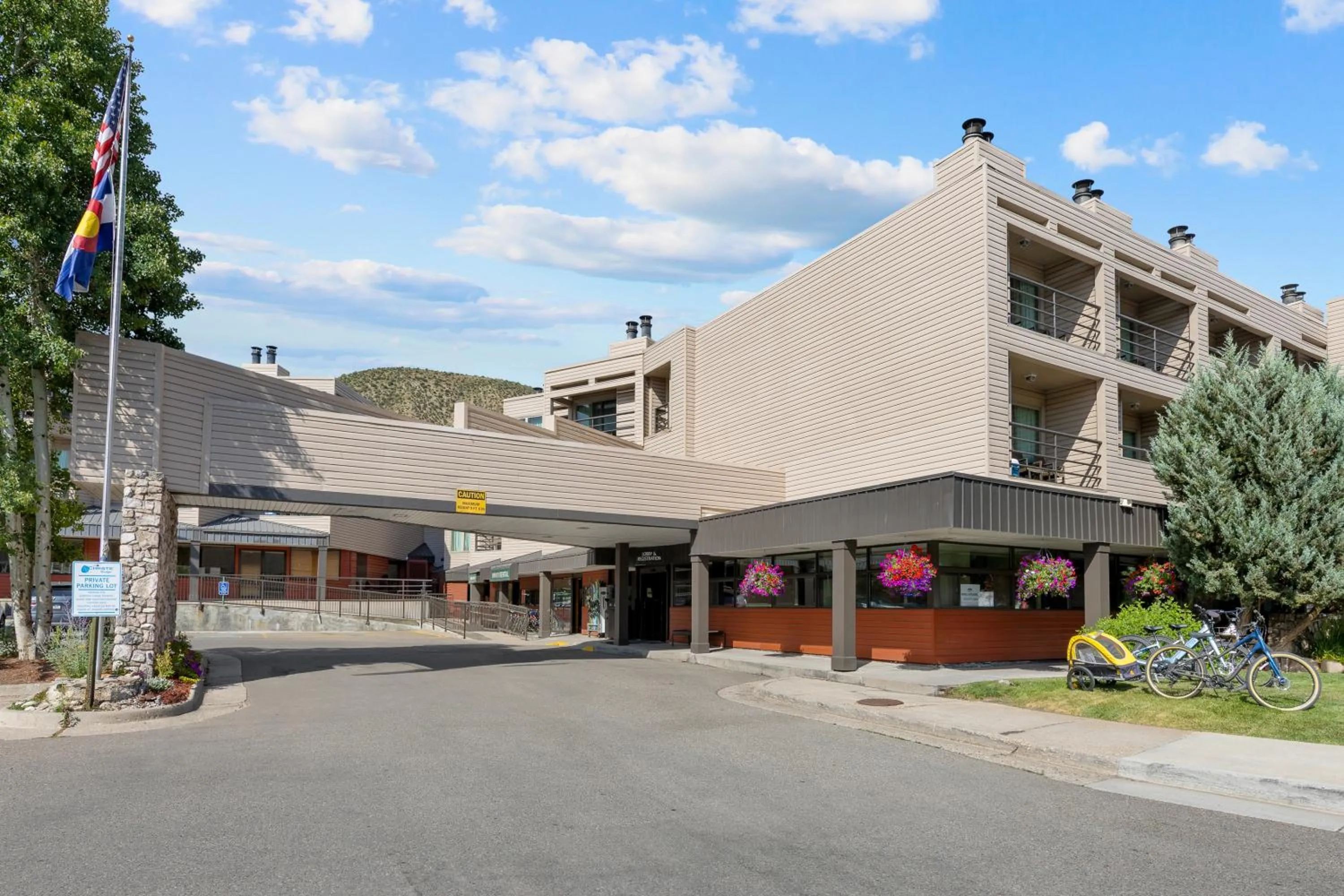 Property building in The Christie Lodge – All Suite Property Vail Valley/Beaver Creek