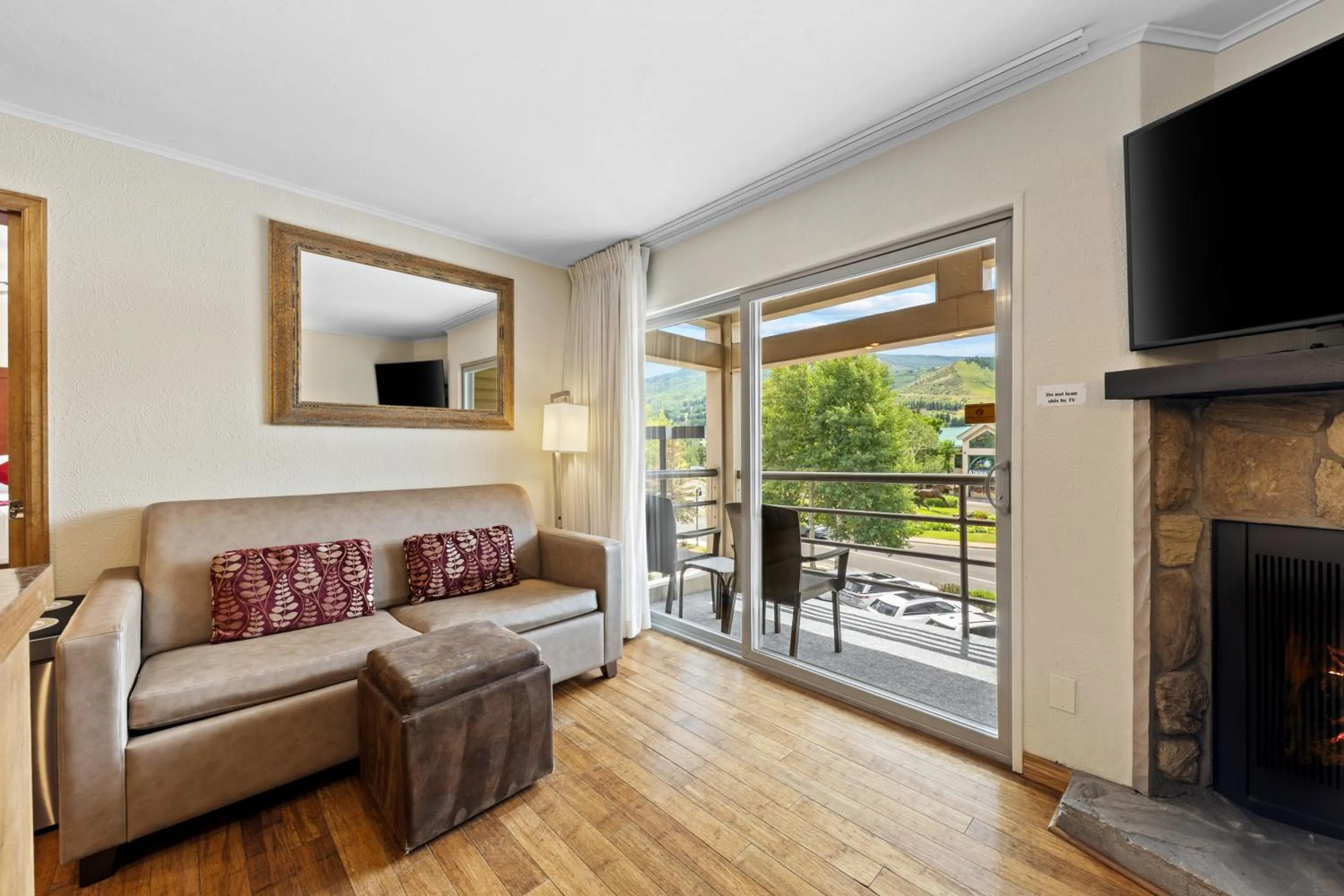 Living room in The Christie Lodge – All Suite Property Vail Valley/Beaver Creek