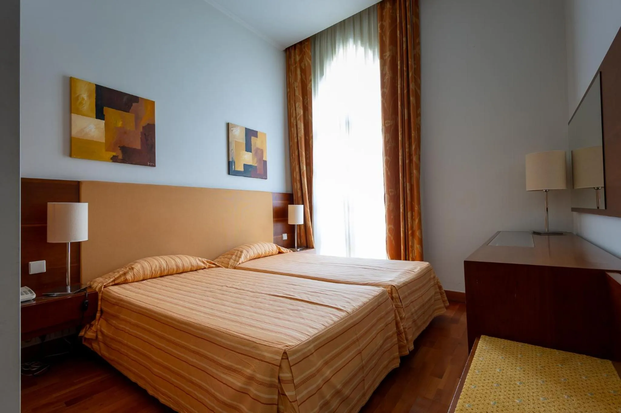 Bedroom, Bed in Hotel Apartamentos Geres Ribeiro