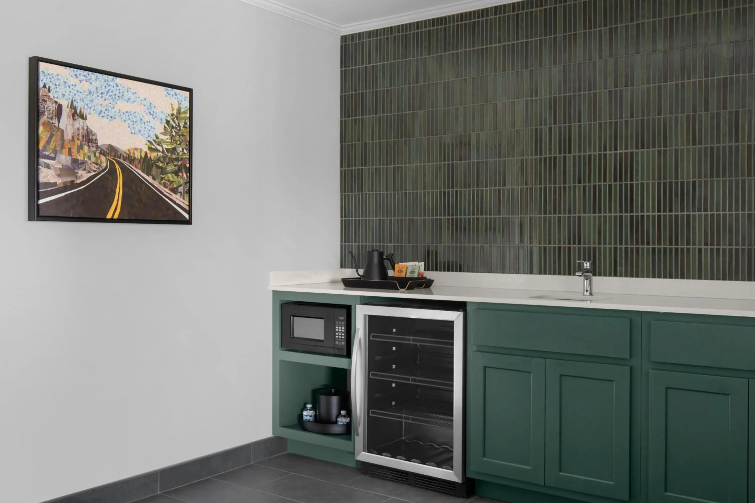 Kitchen or kitchenette in Valley River Inn