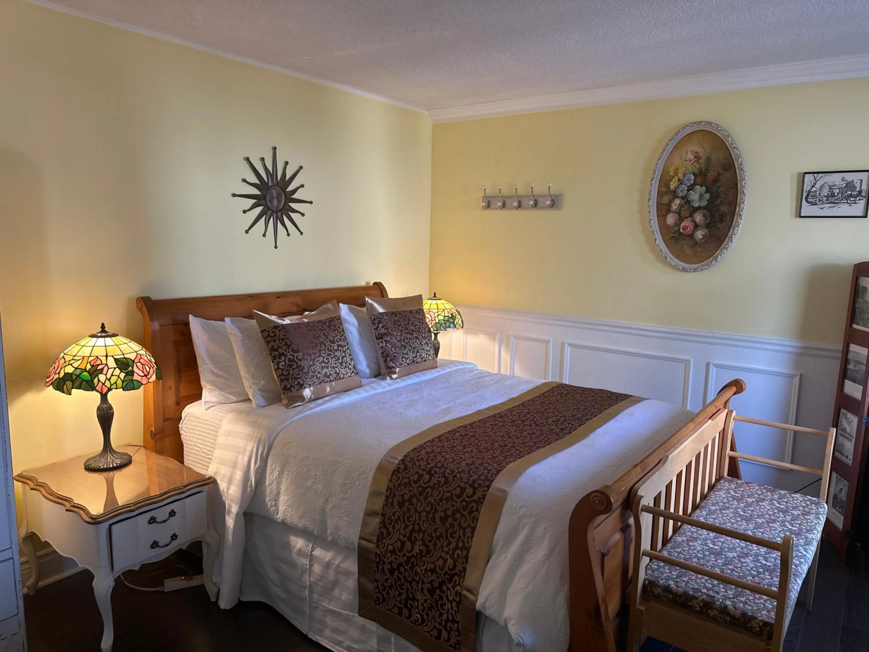 Bed in Blue Gables Bed and Breakfast